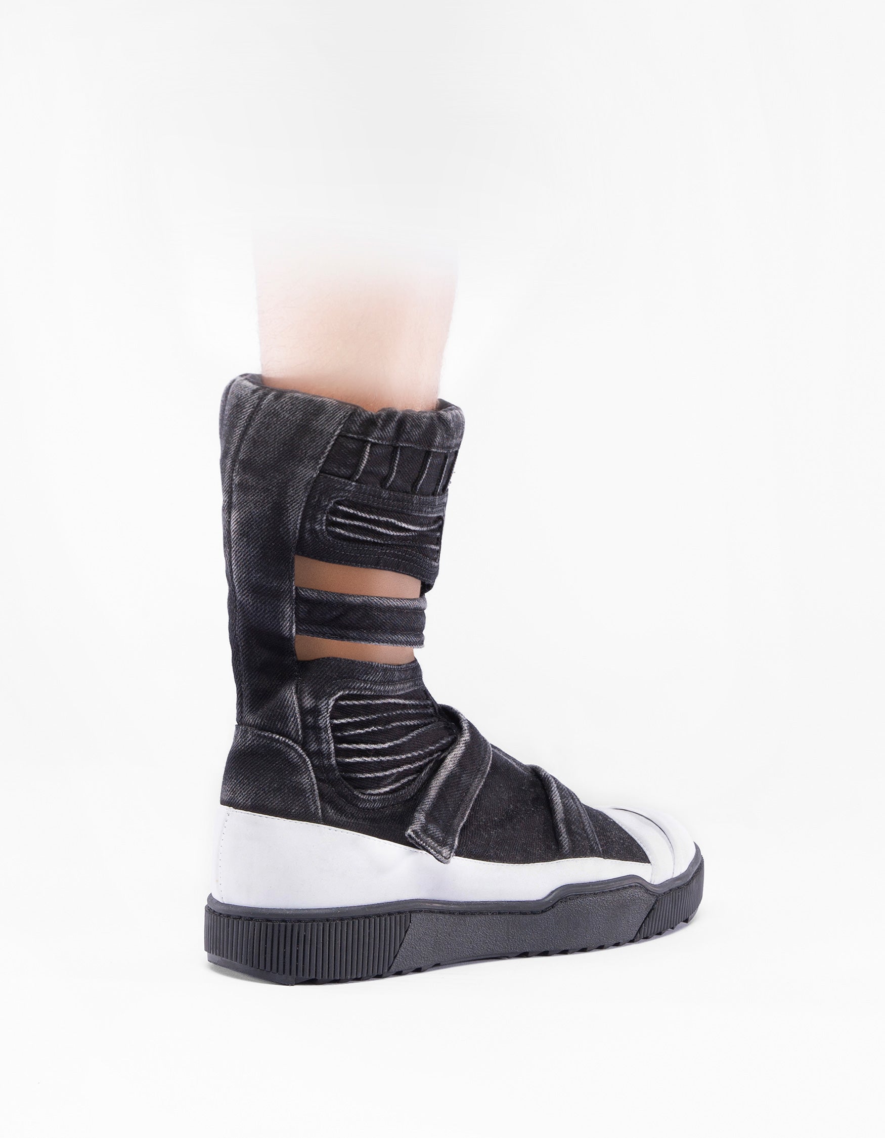 BOOTS GRID ELEVATION M