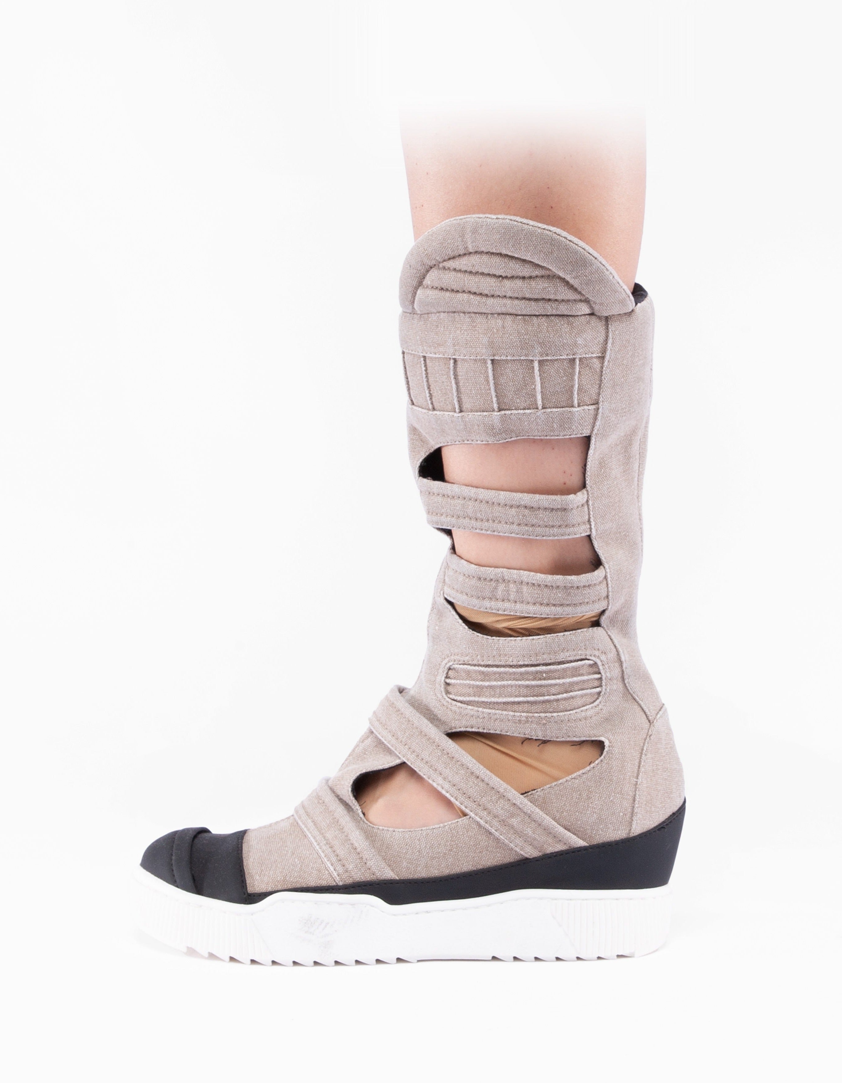BOOTS GRID SAND W