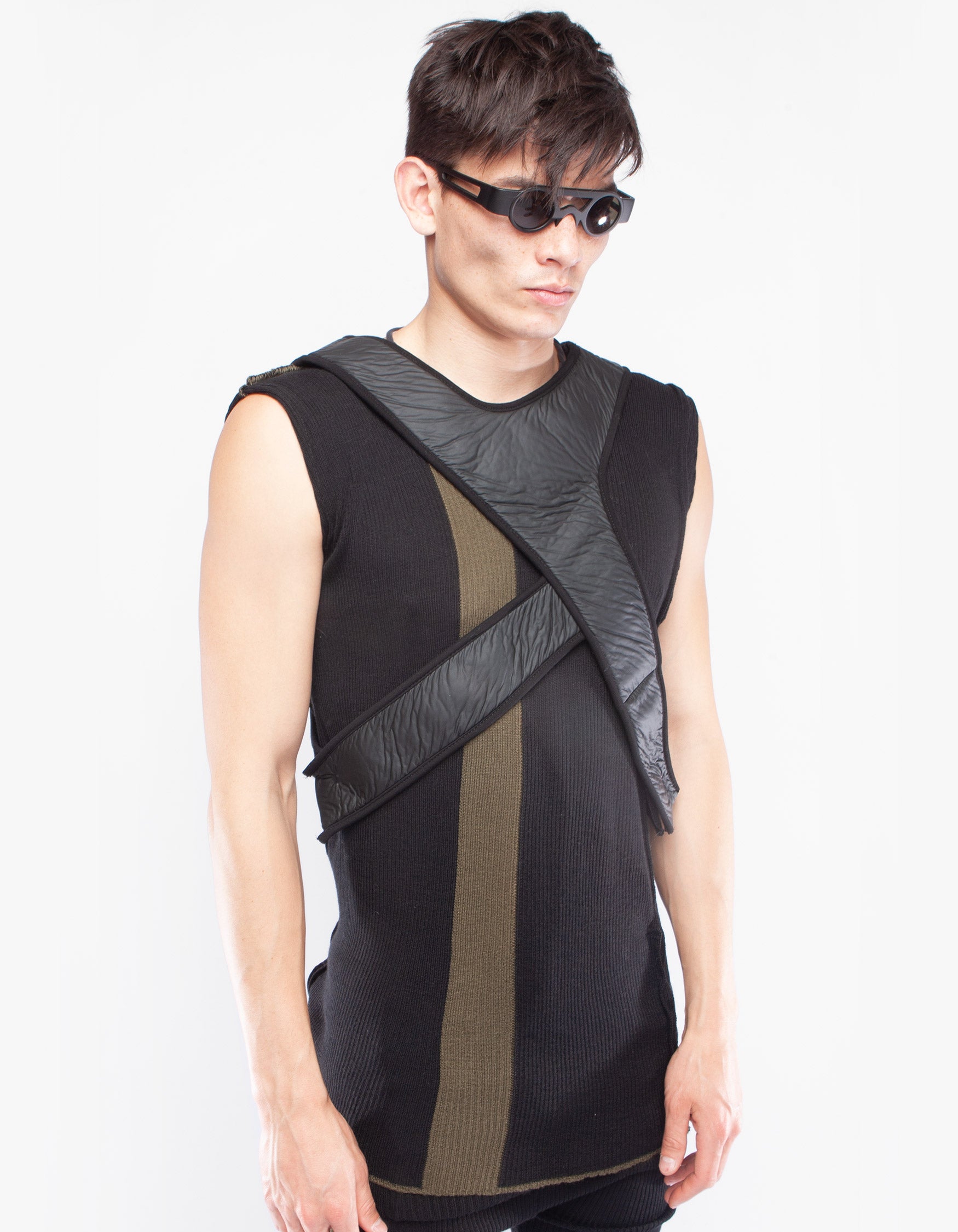 CHEST PAD STAND OUT