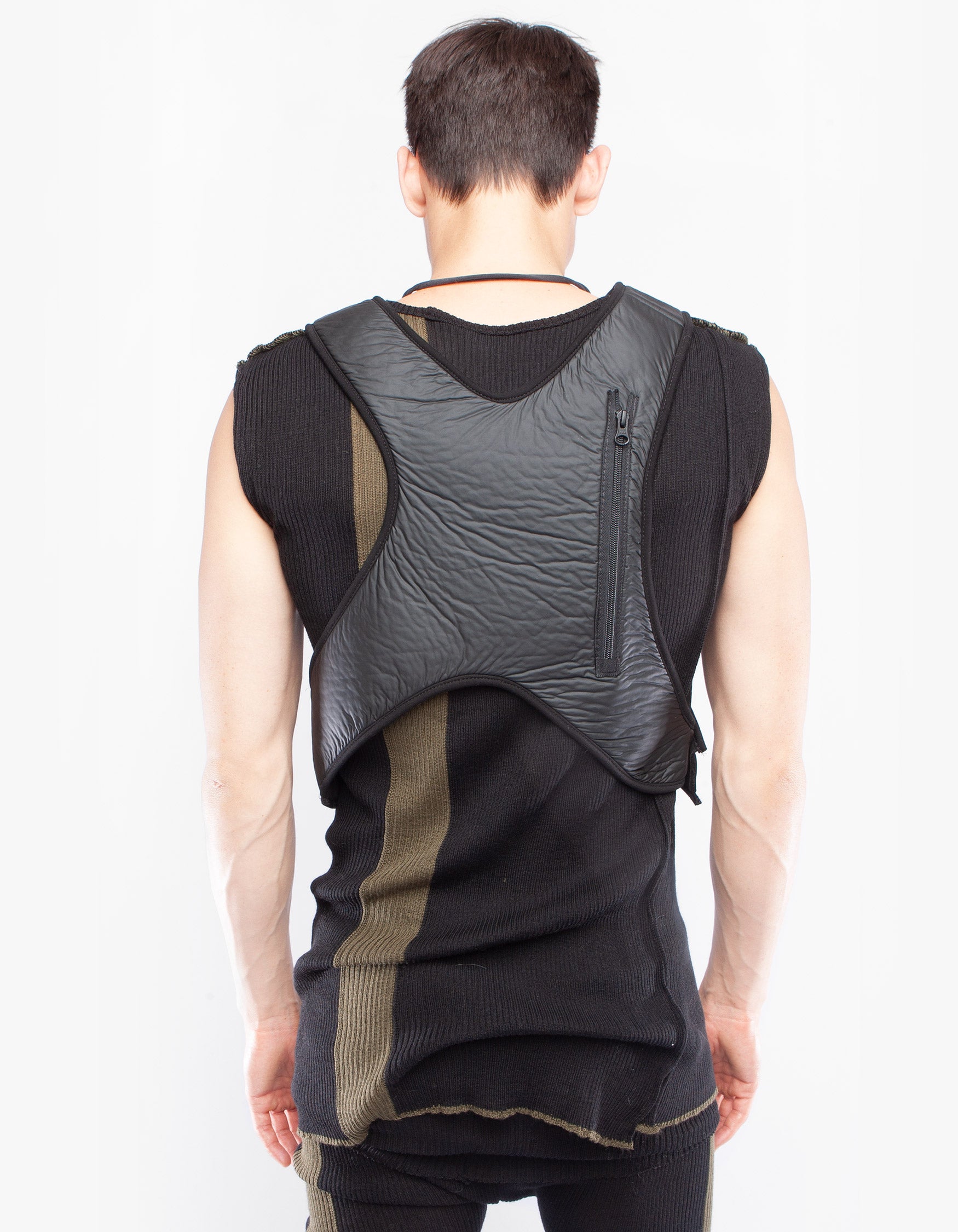 CHEST PAD STAND OUT
