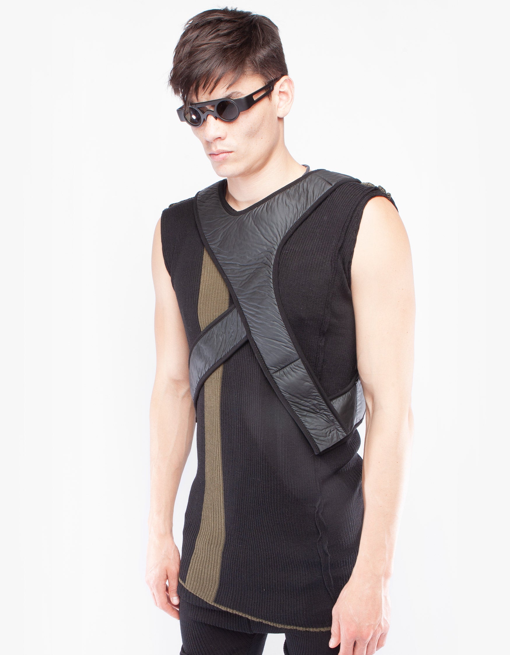CHEST PAD STAND OUT