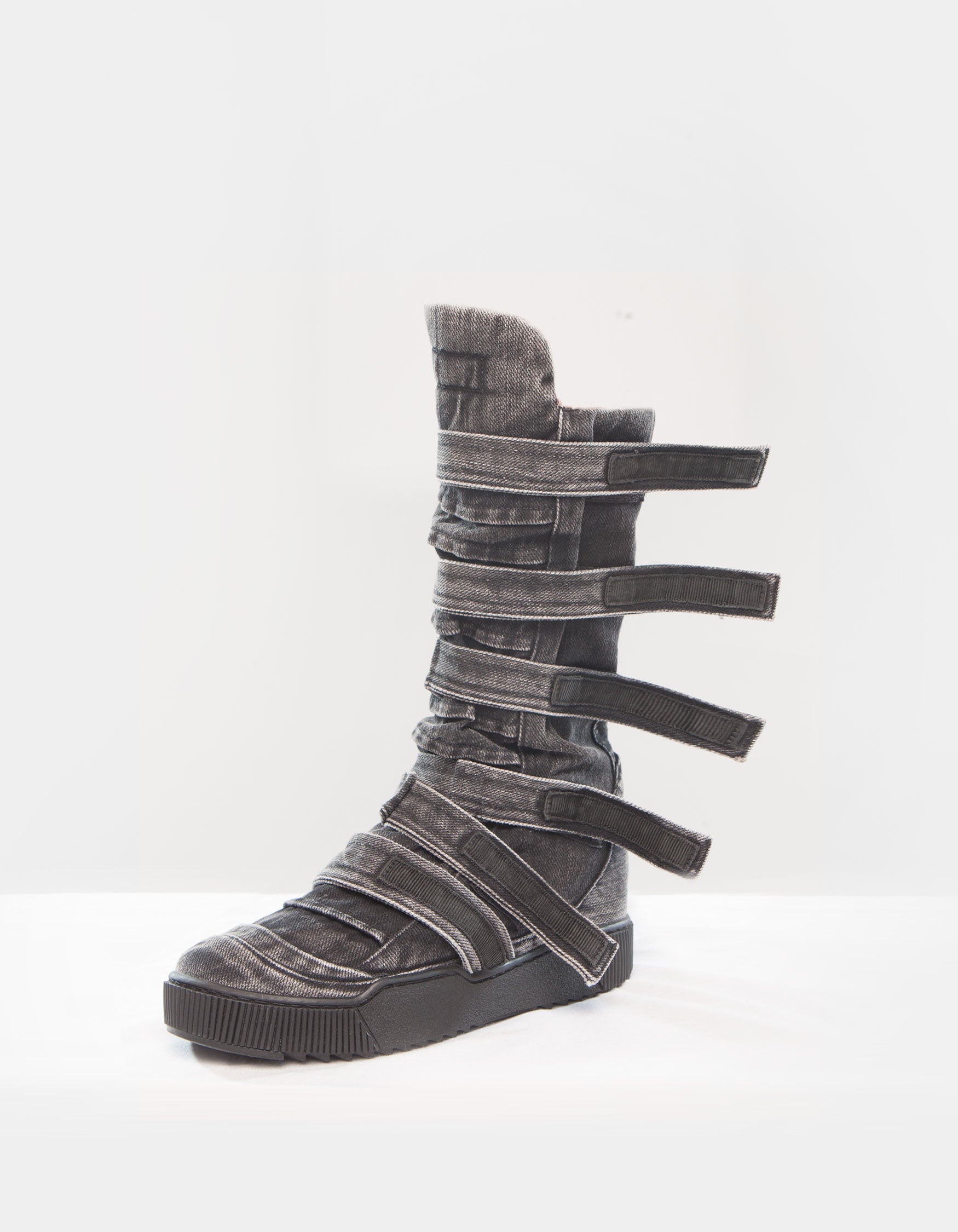 DEMOBAZA EARTH BOOTS