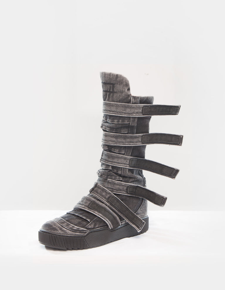 DEMOBAZA EARTH BOOTS