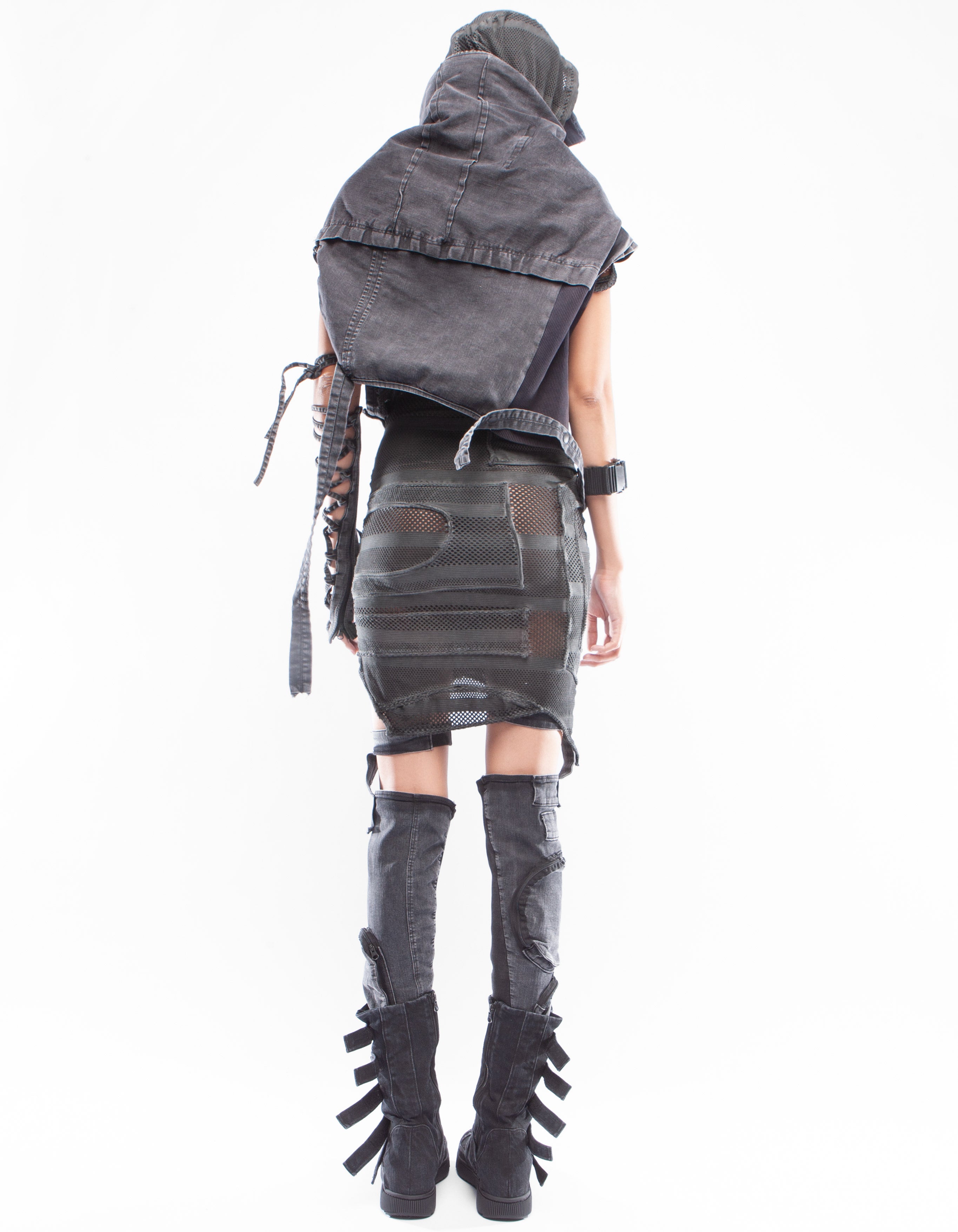 DRESS PROTESTOR