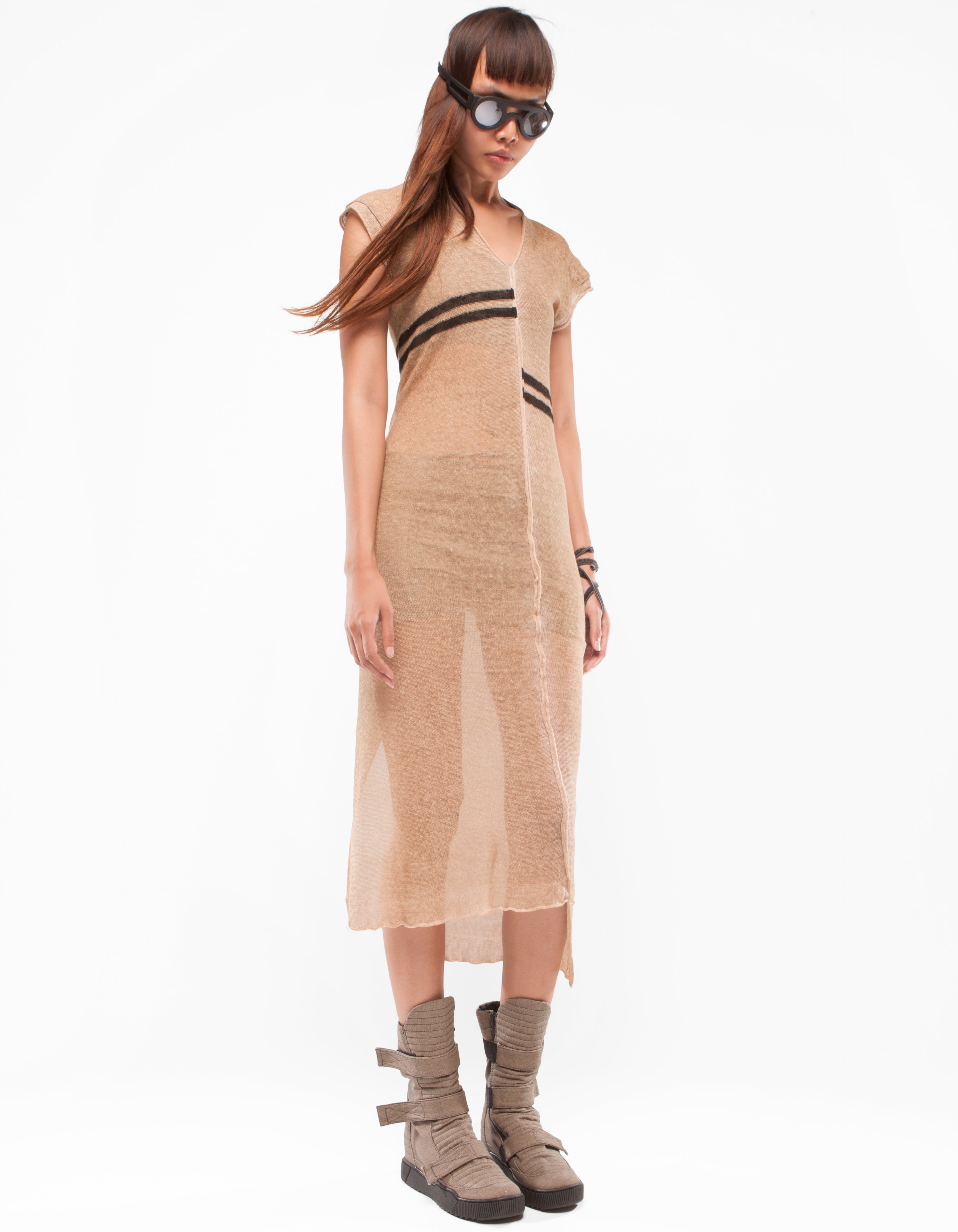 DRESS V SAND LINES