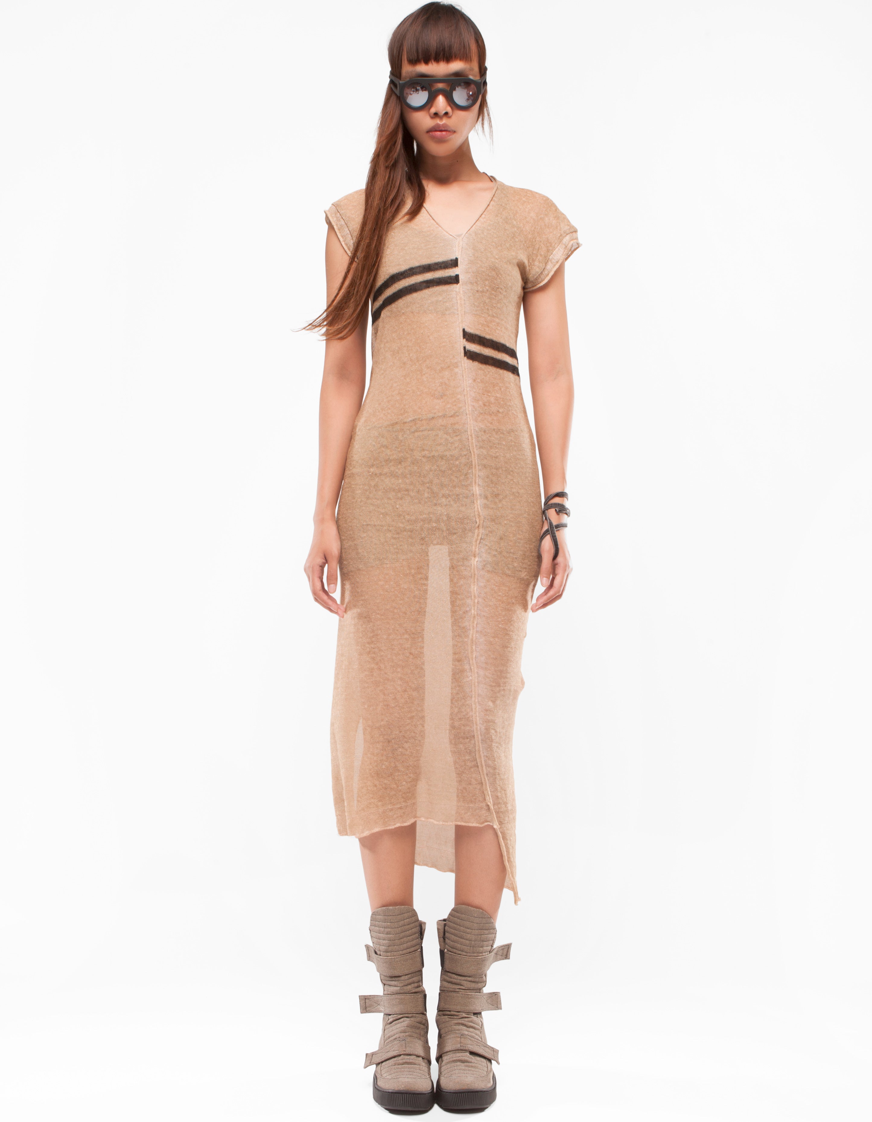 DRESS V SAND LINES