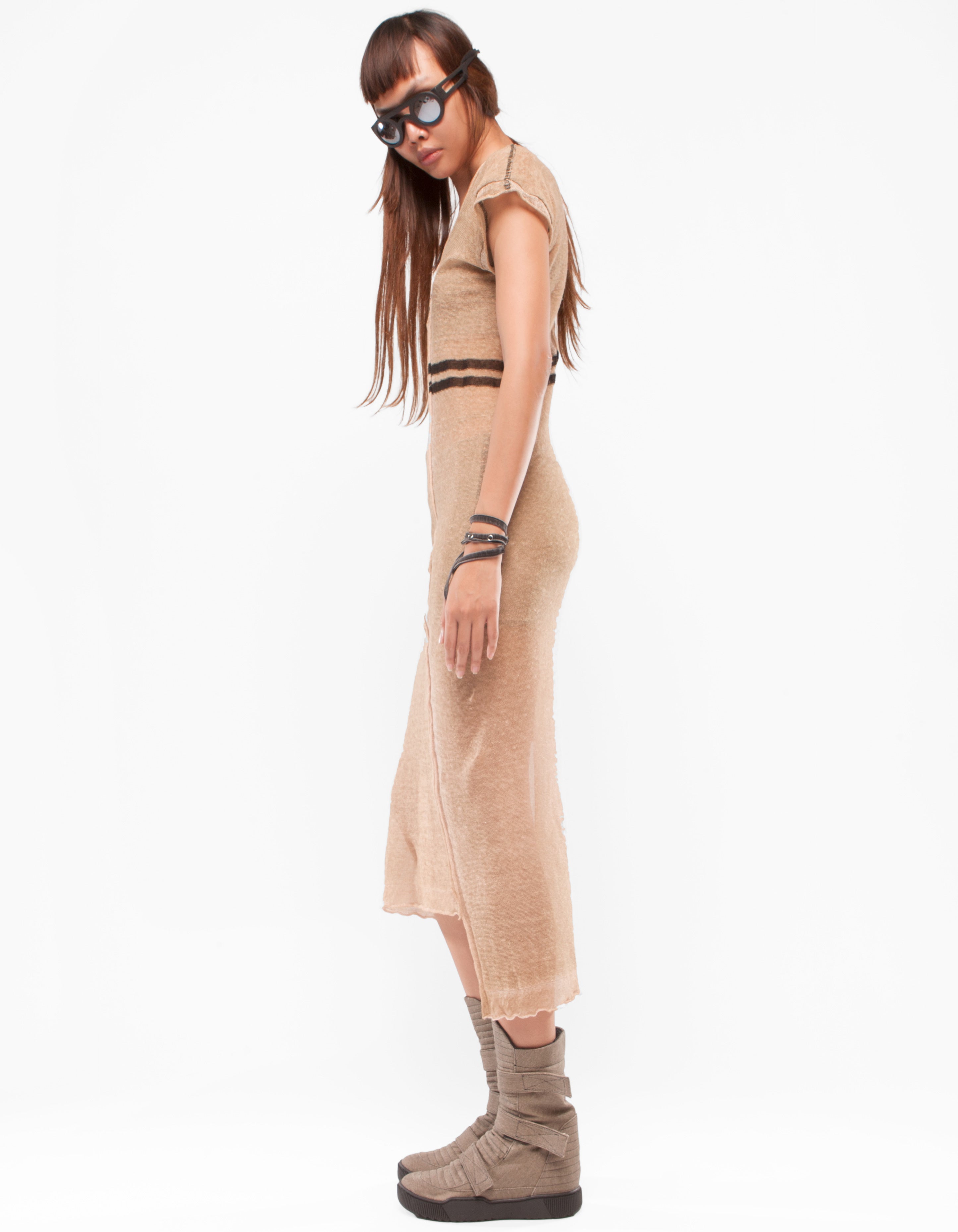 DRESS V SAND LINES