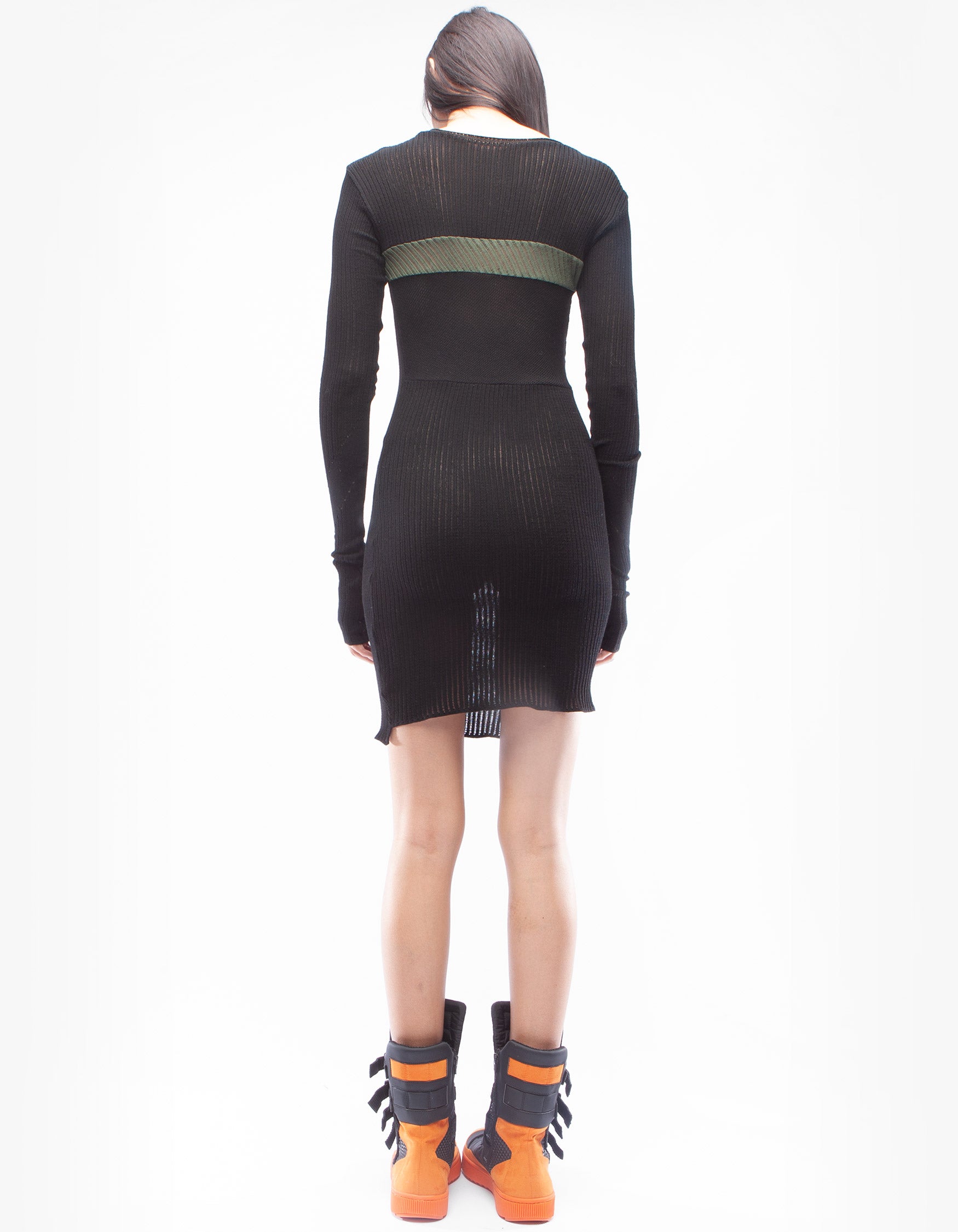 DRESS FORMATION LINE