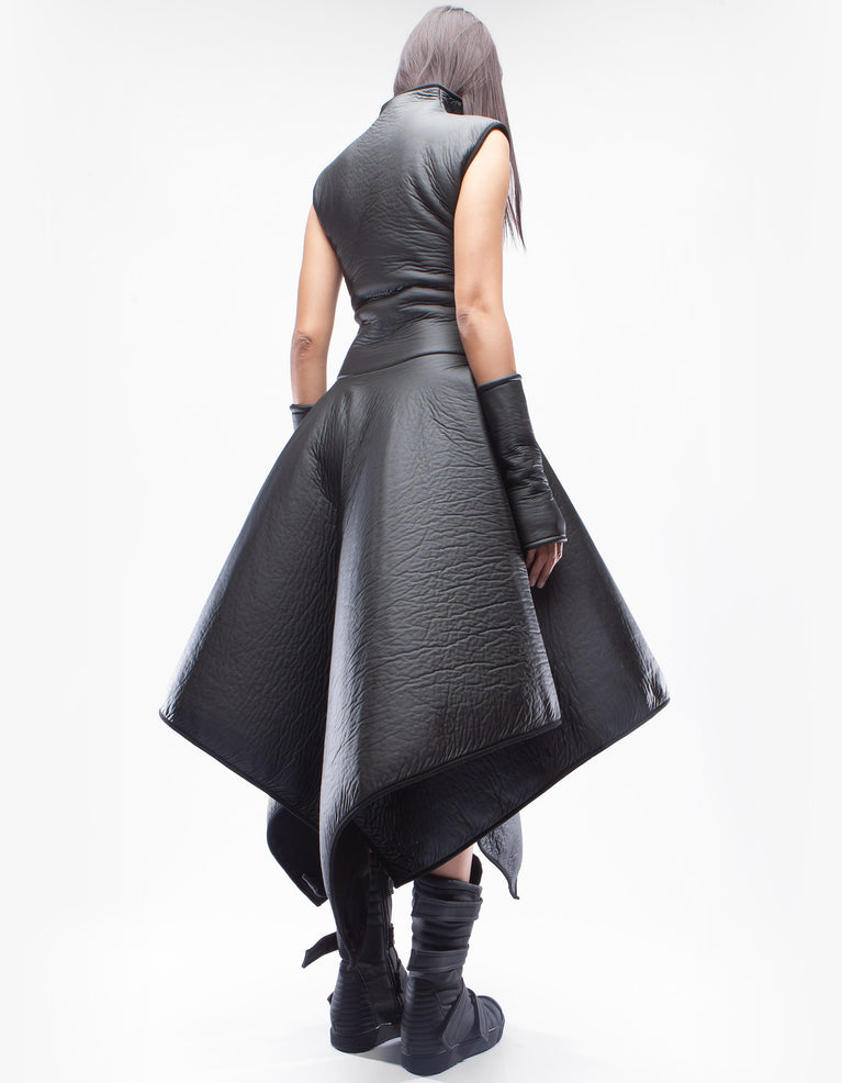 DRESS STAND OUT