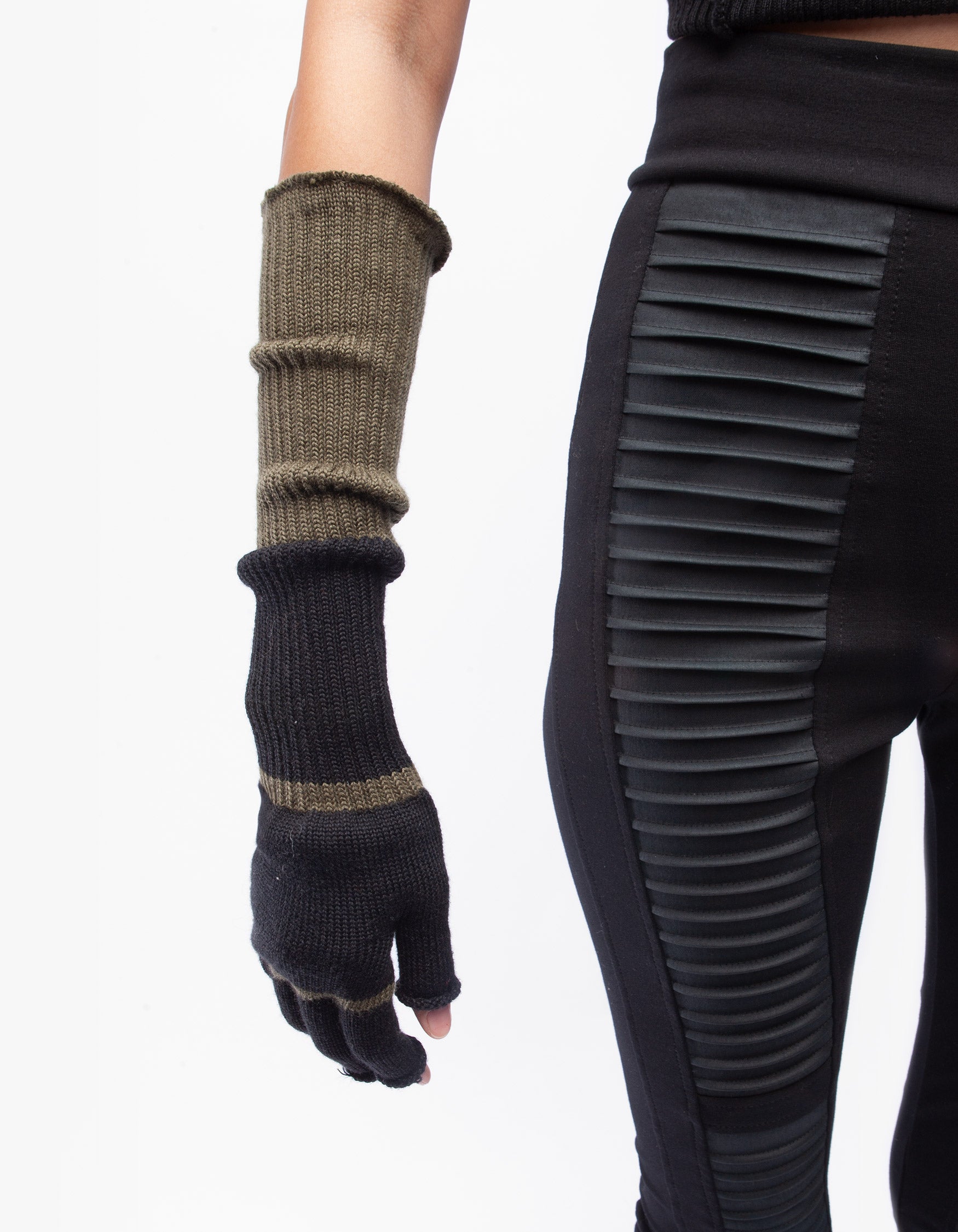 FINGER GLOVES KEY W