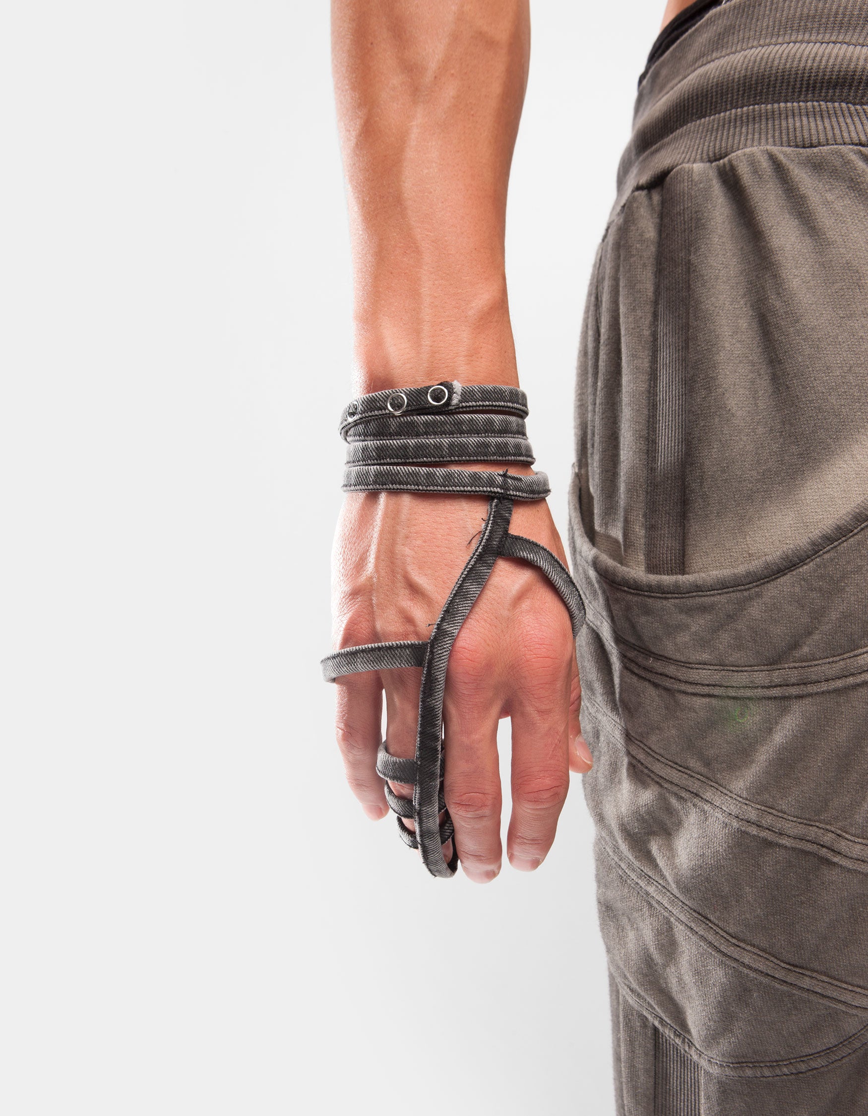 GLOVE ROPE FINGER
