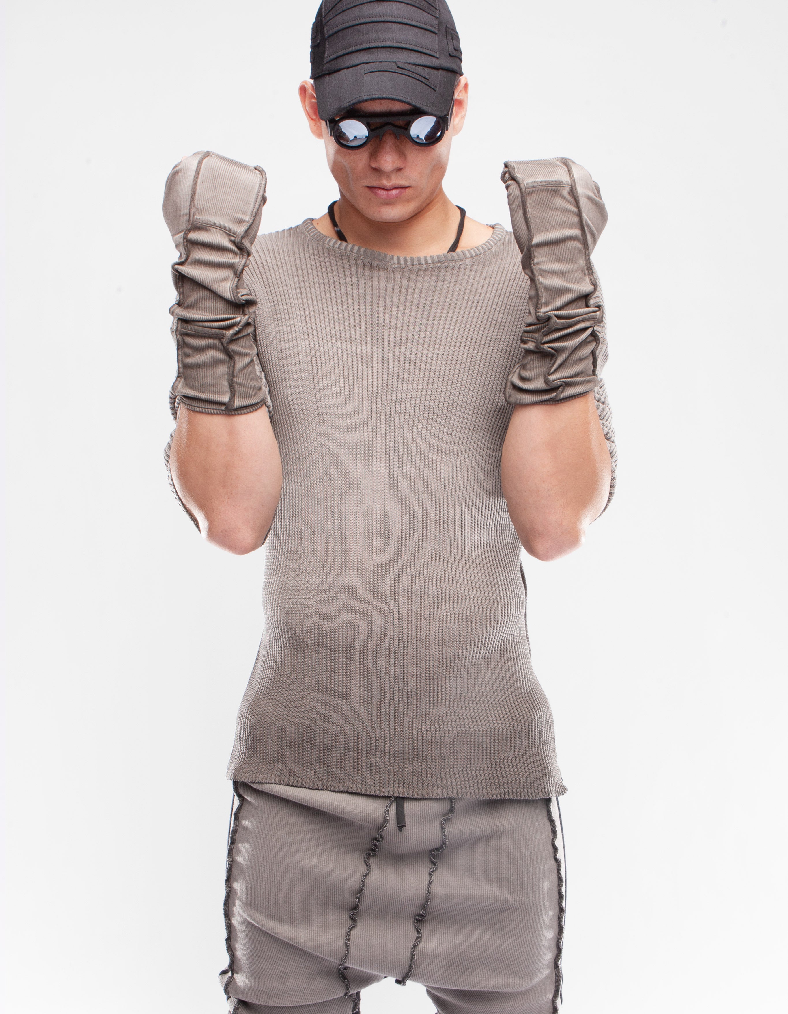 GLOVES SIGN M
