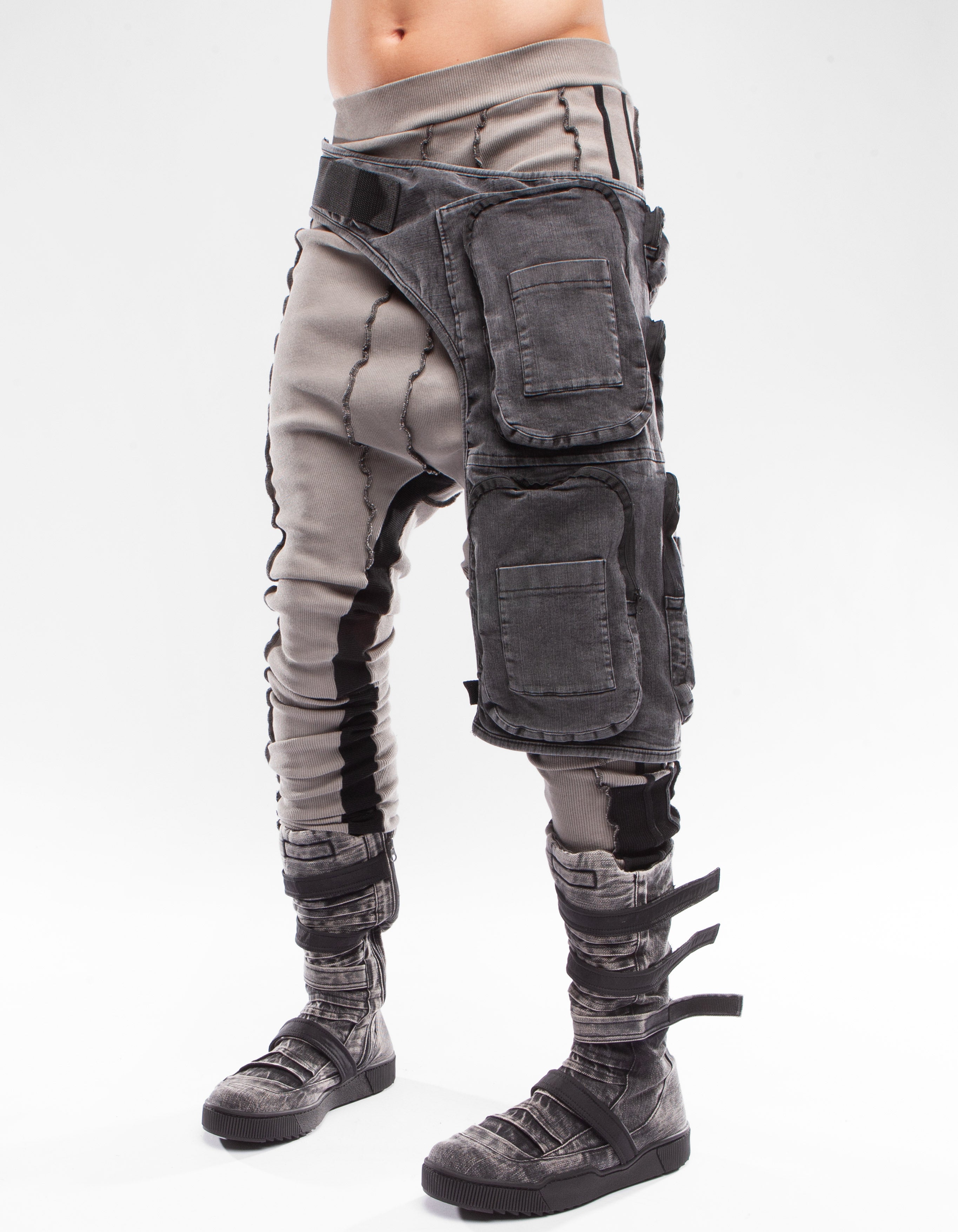 HOLSTER LEG CABIN