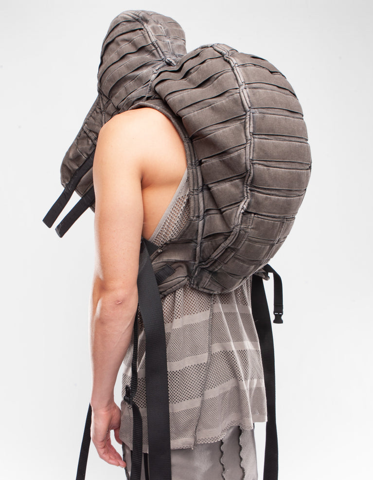 HOODY BACK PACK RIDE IN