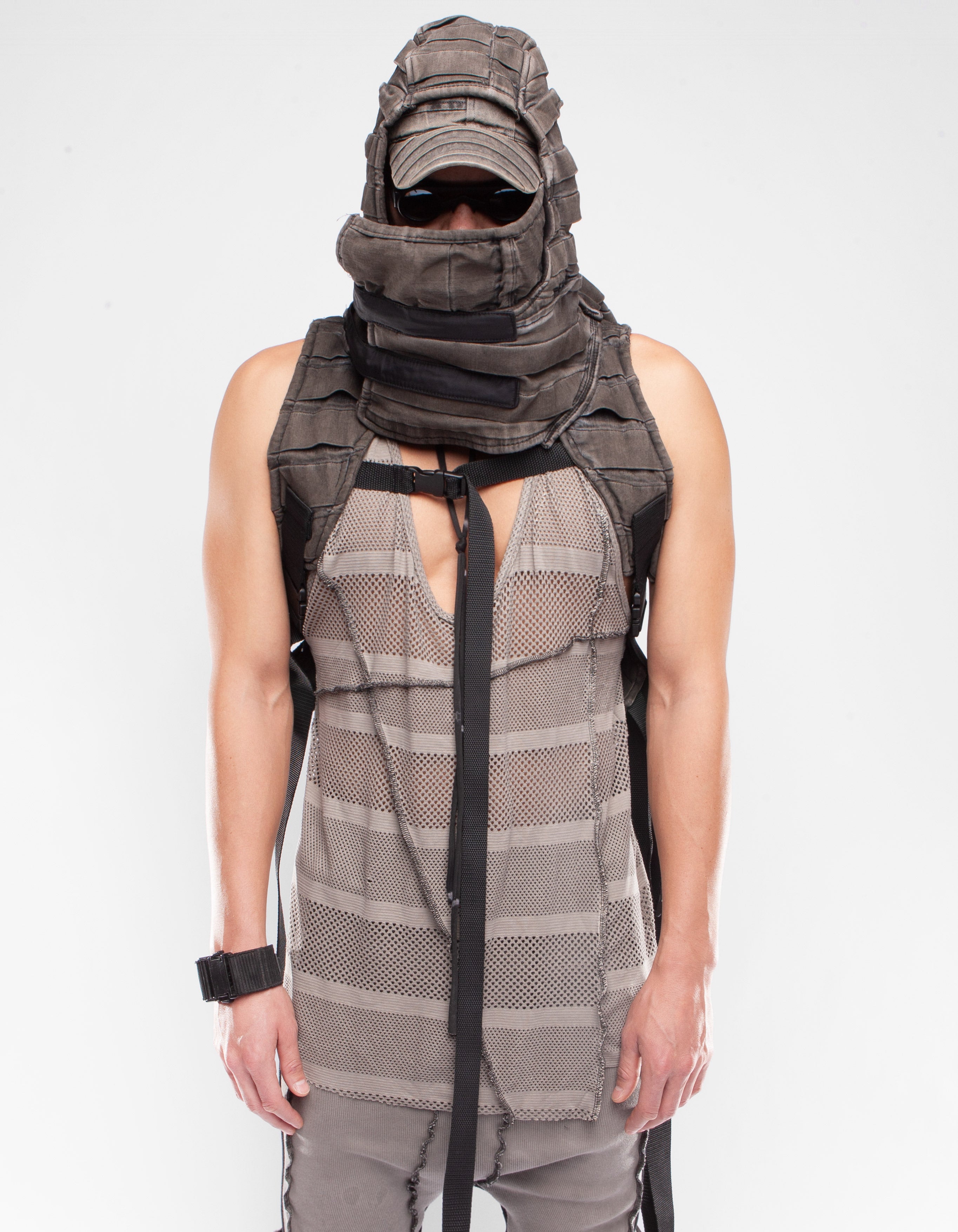 HOODY BACK PACK RIDE IN
