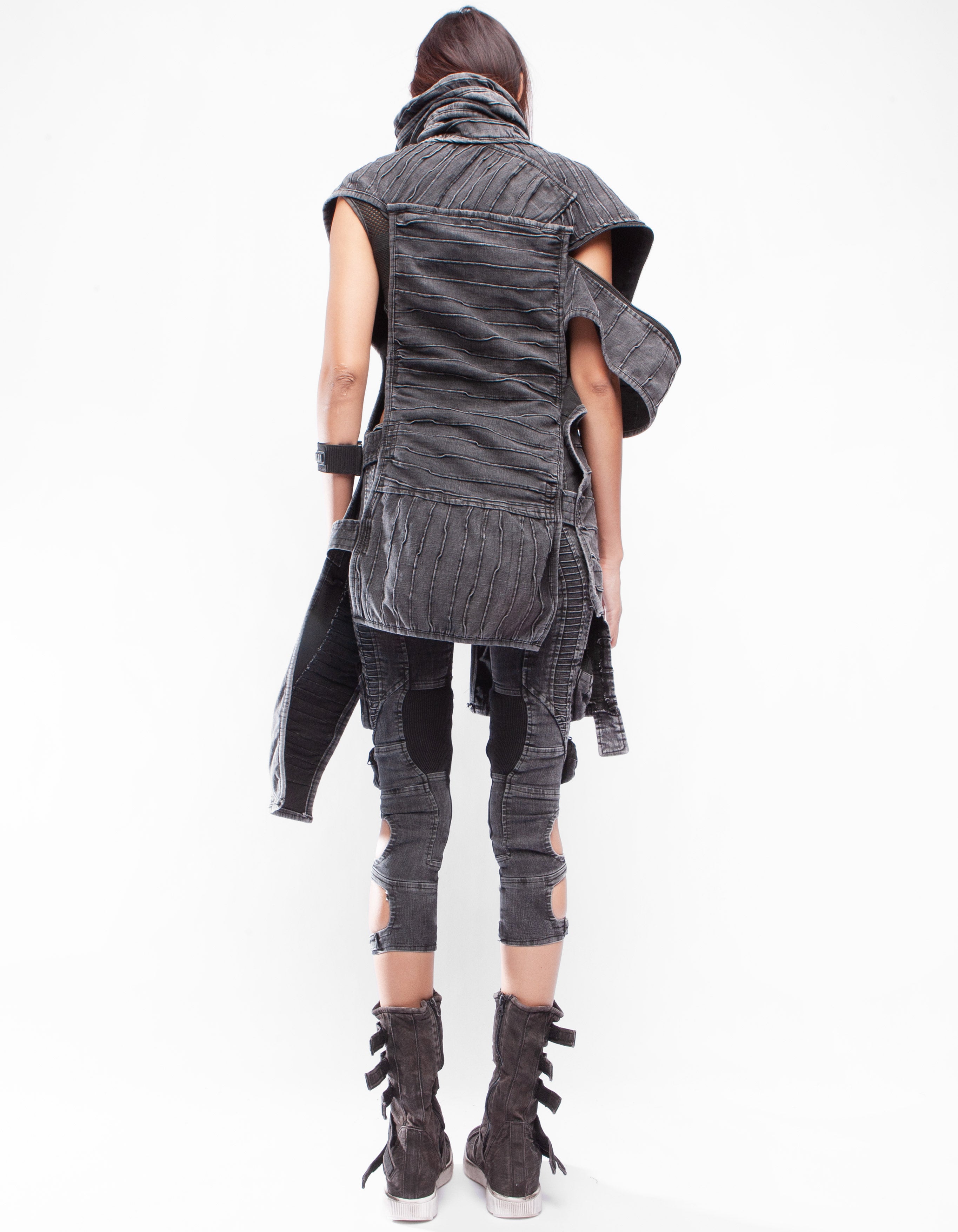JACKET NO SLEEVE CABIN
