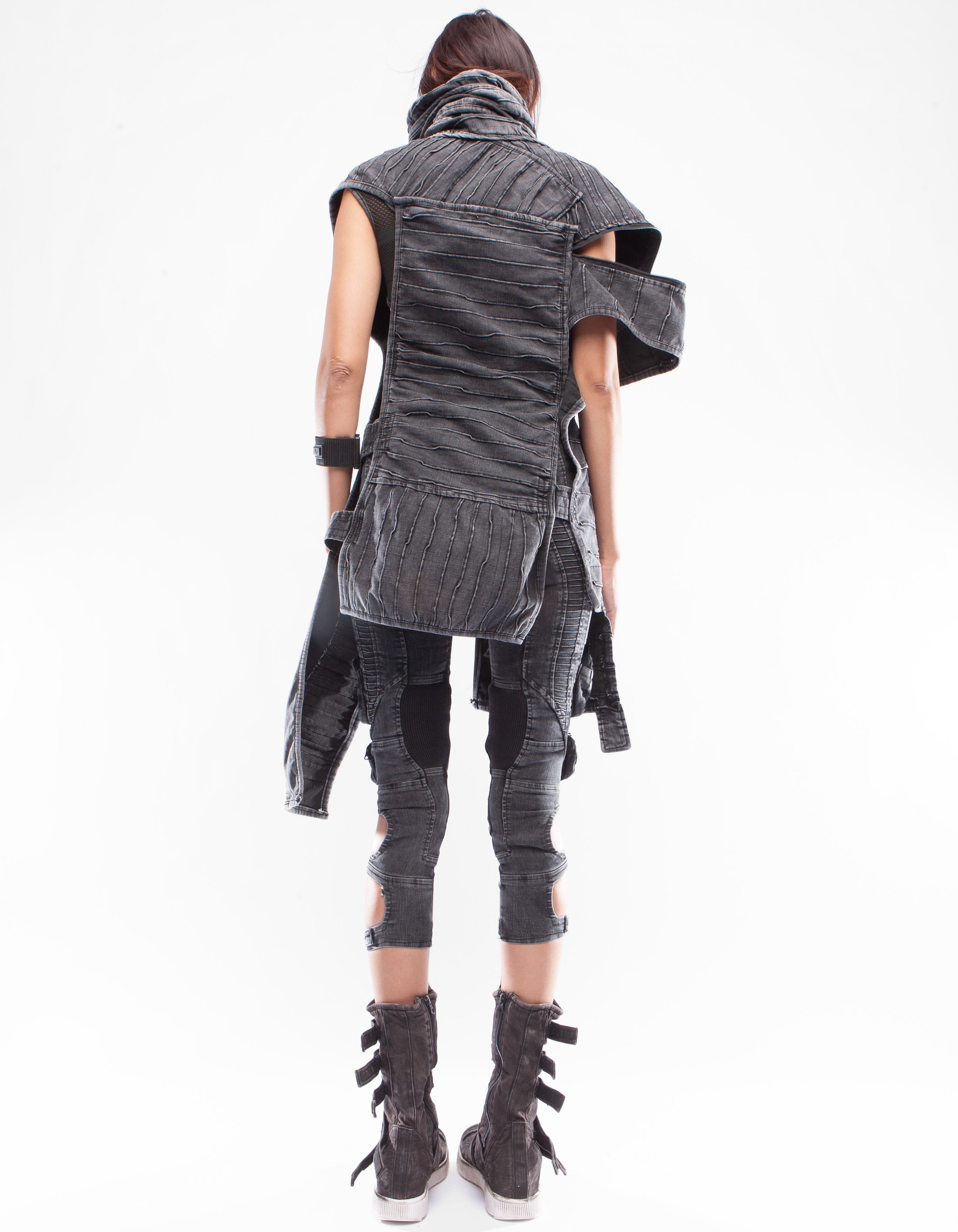 JACKET NO SLEEVE CABIN