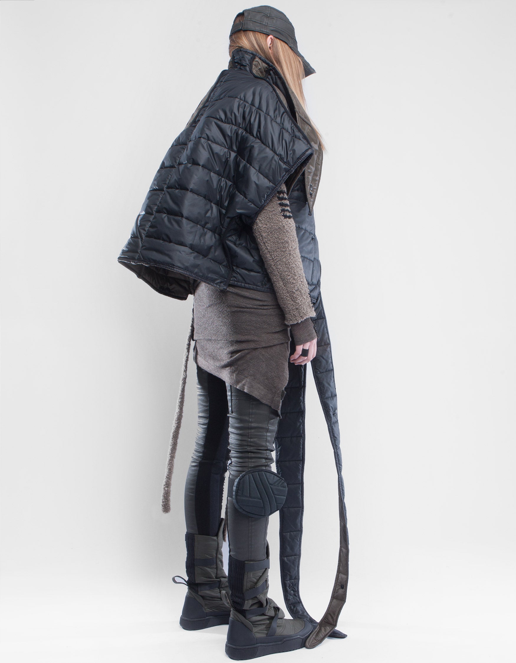 JACKET SHAWL ISHITVA