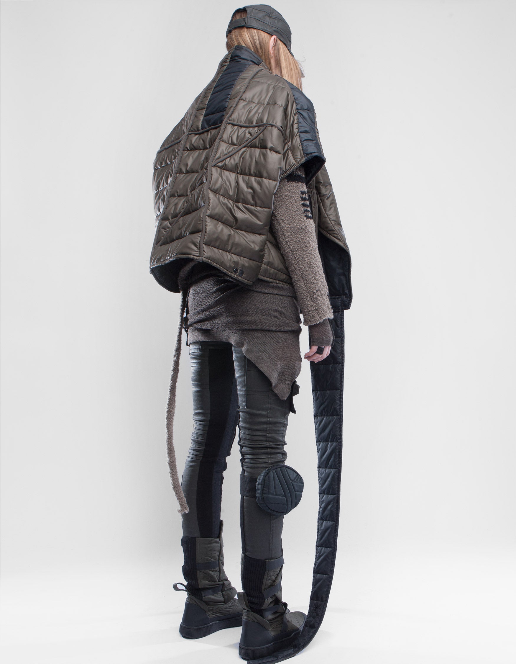JACKET SHAWL ISHITVA