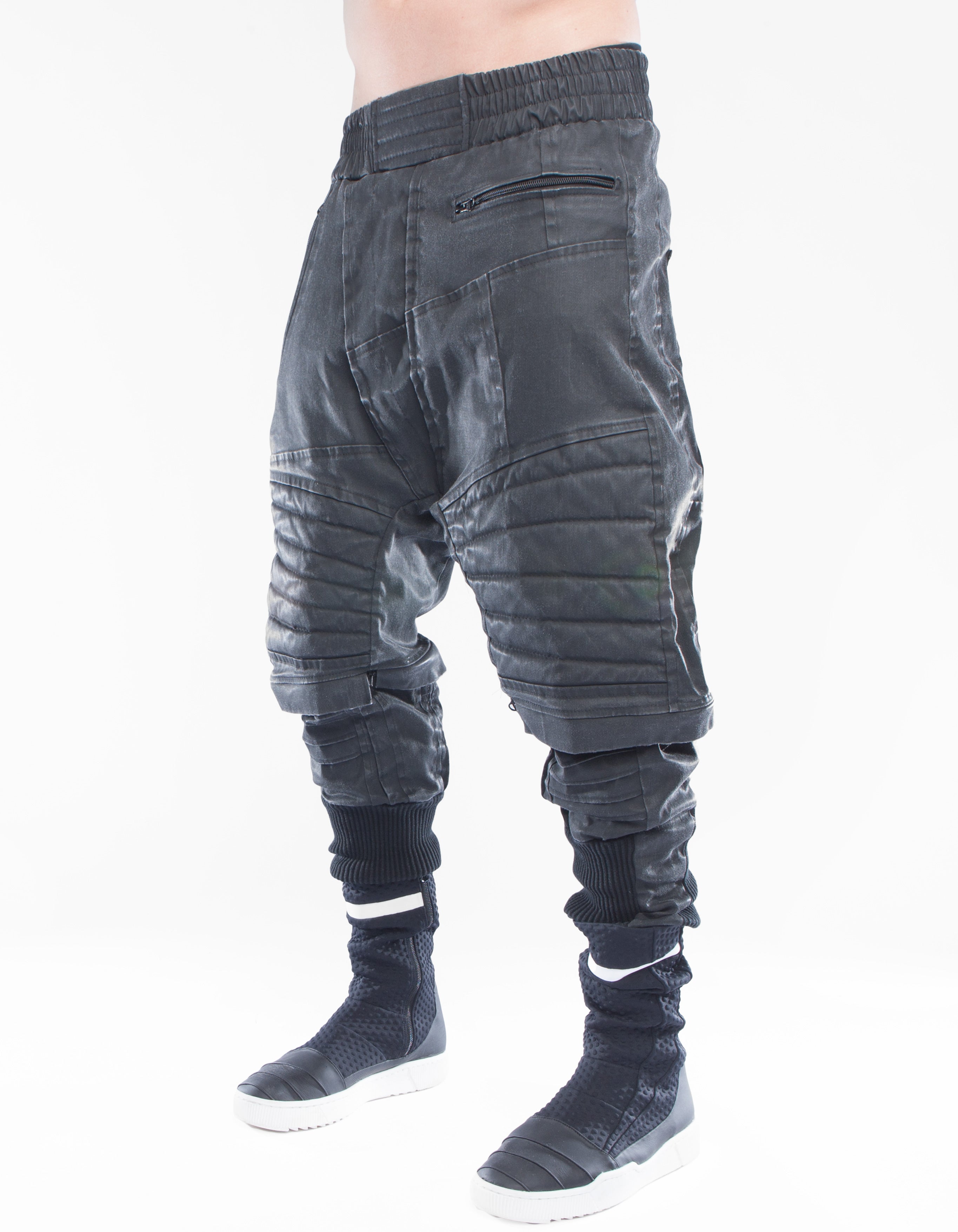 JEANS DETACHED ENGINE