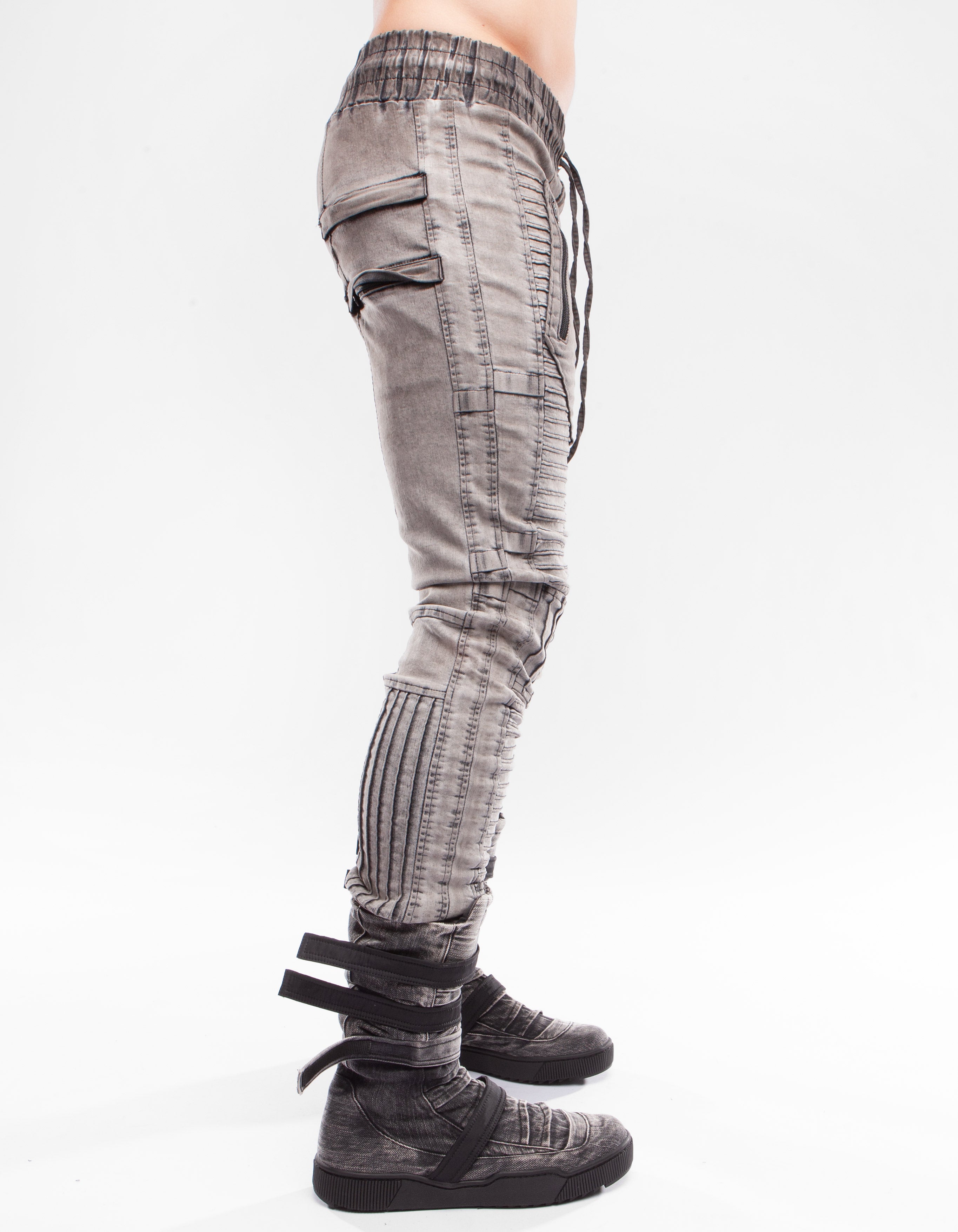 JEANS FIT RIDE IN
