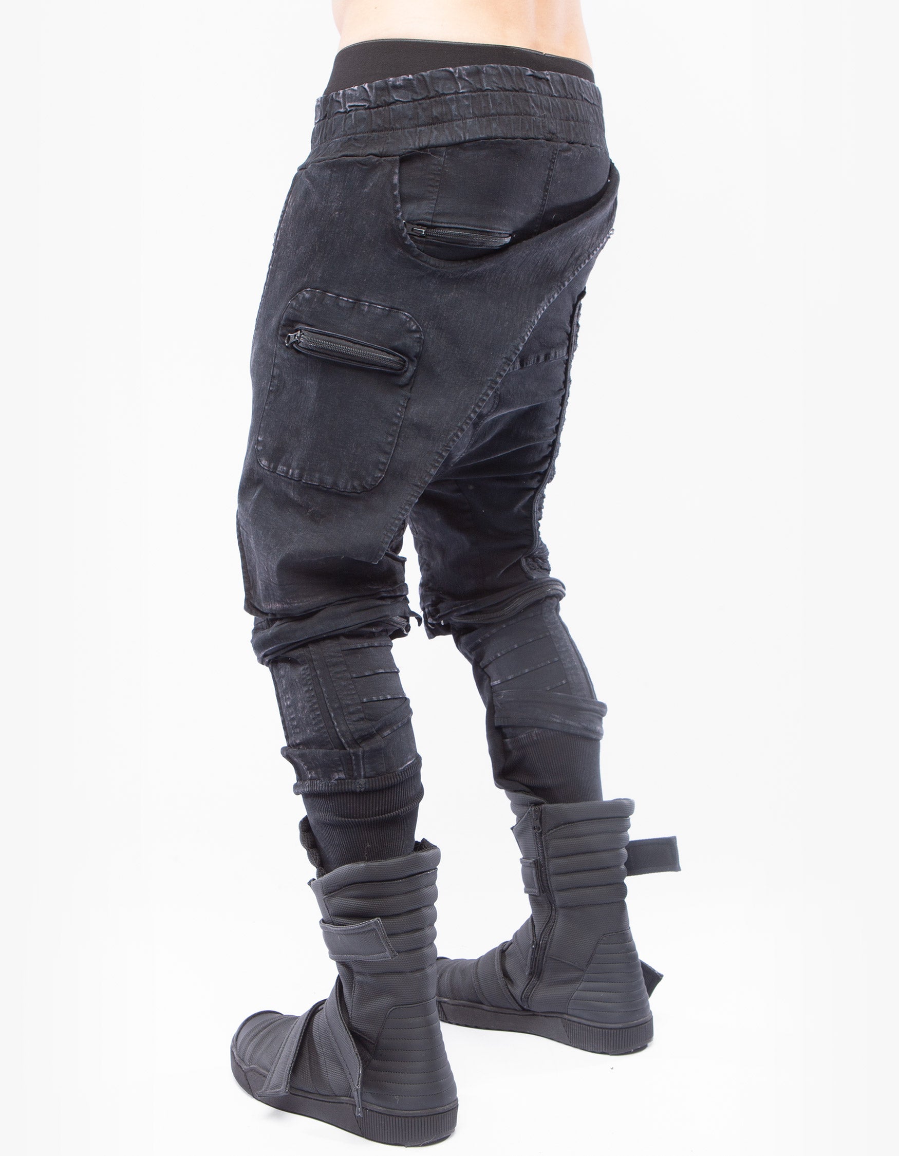 JEANS DETACHED ABUNDANCE