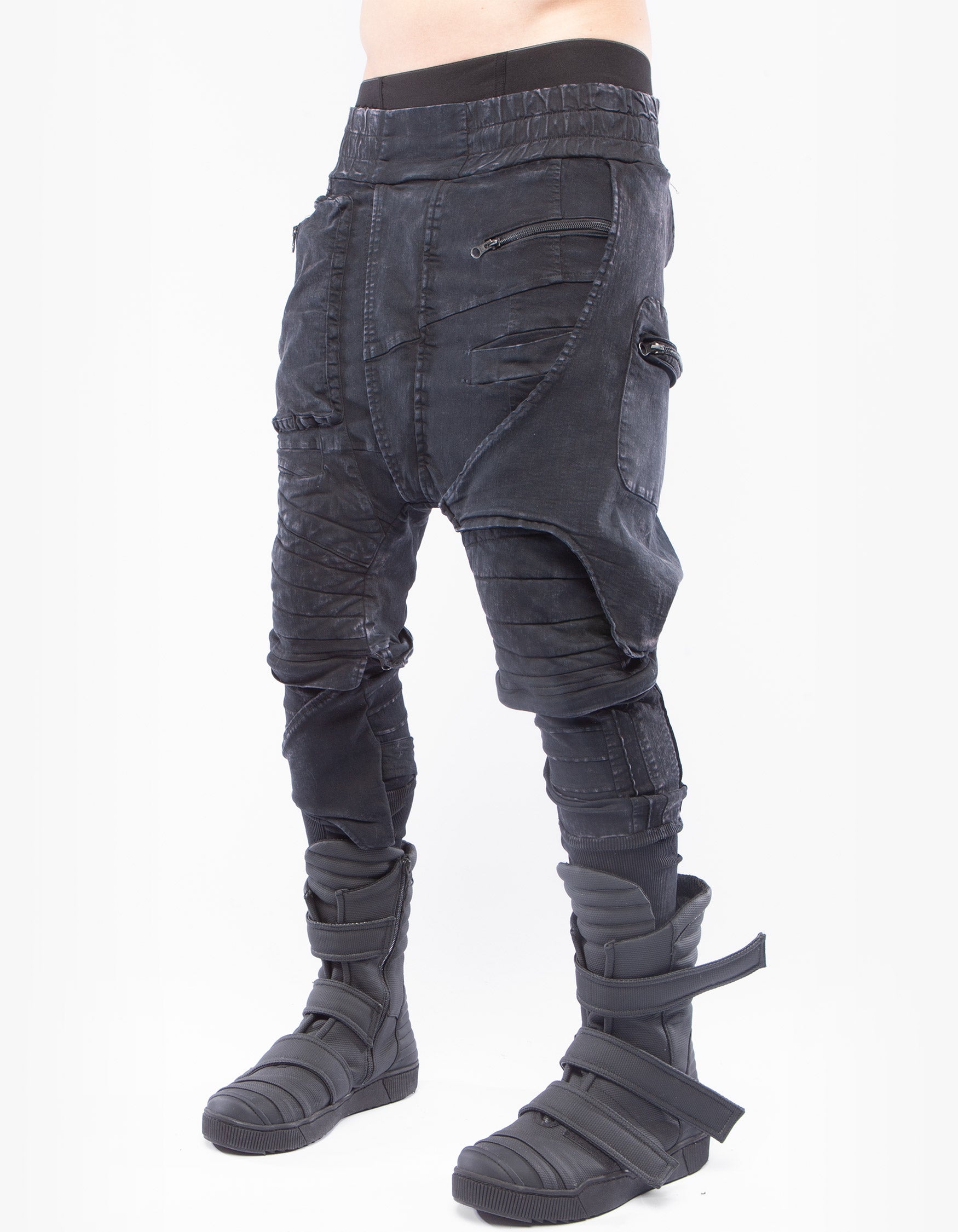JEANS DETACHED ABUNDANCE