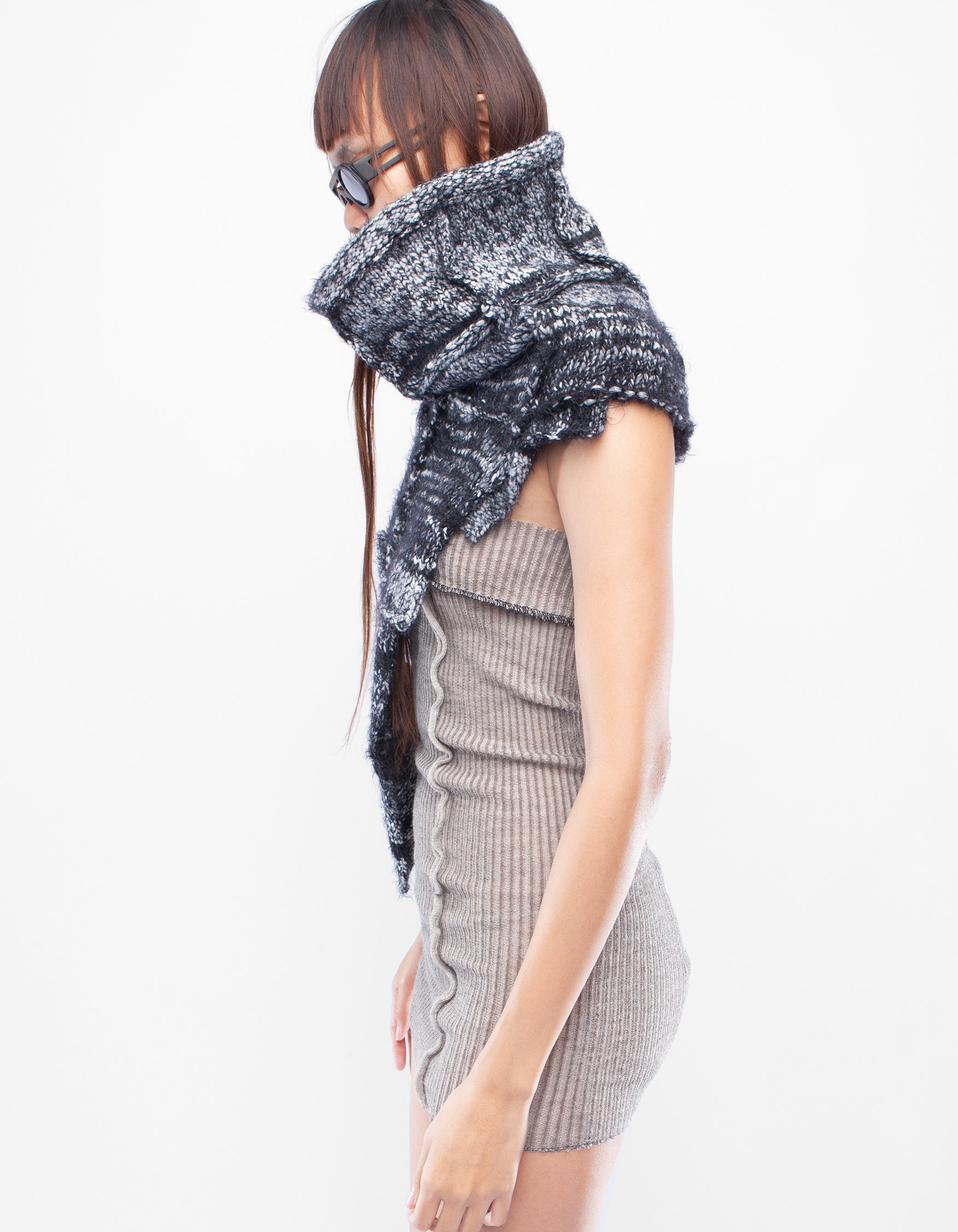 NECK SHAWL AWARE