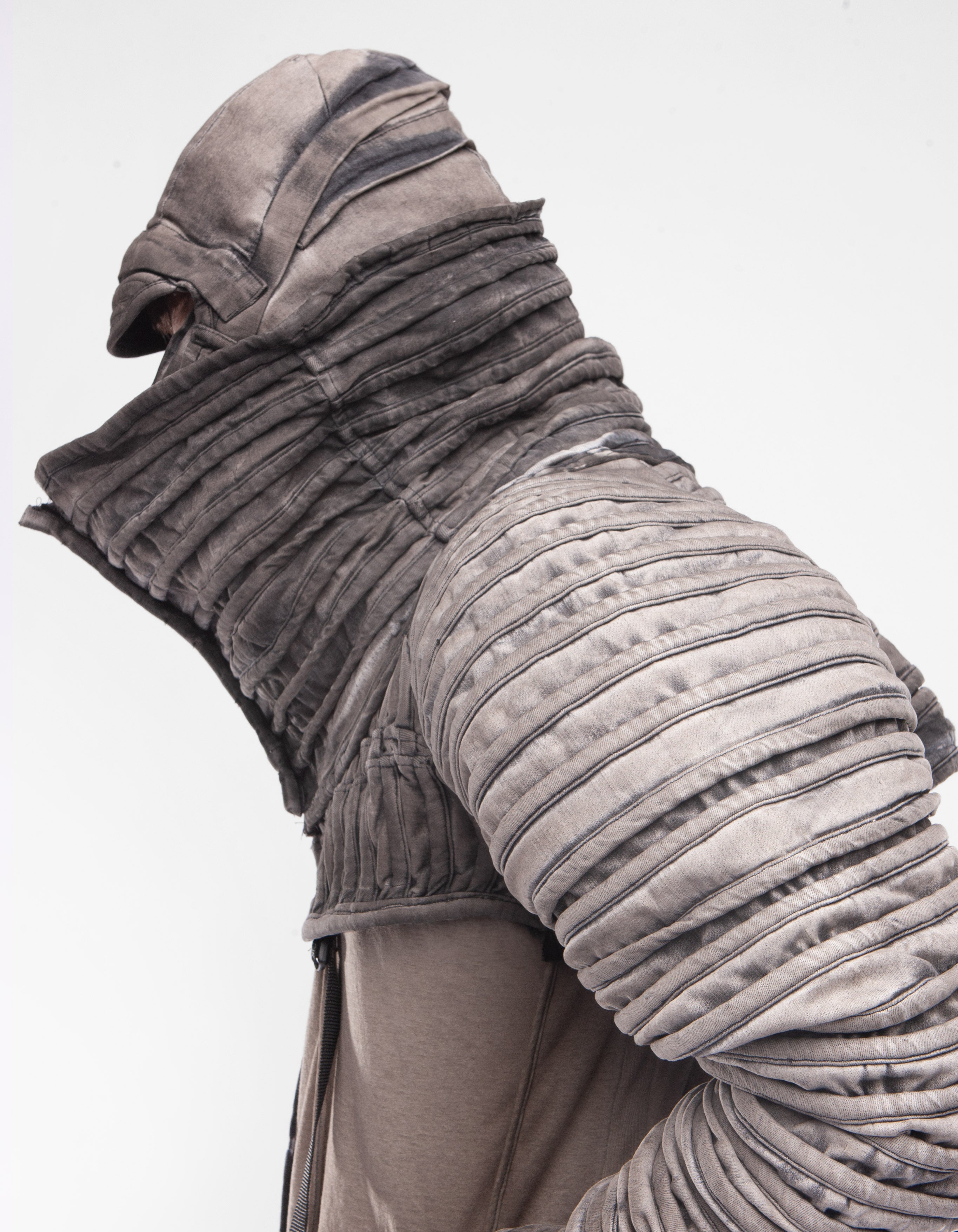 NECK SLEEVES RIDE IN