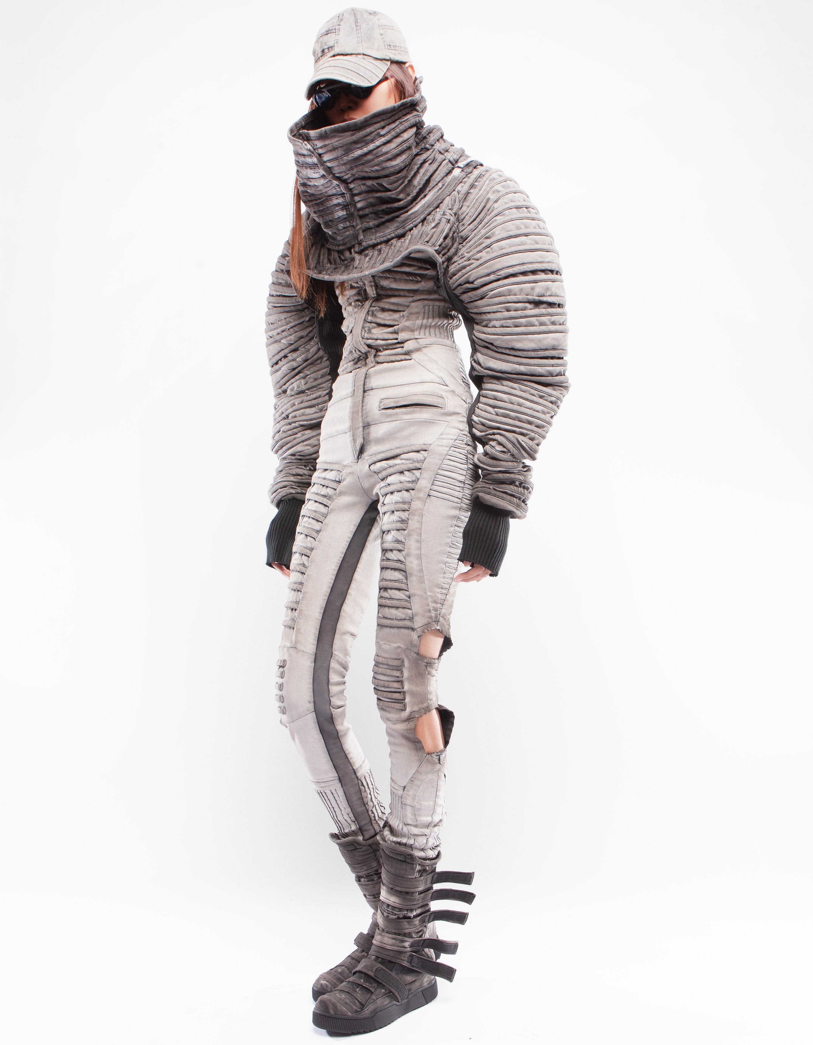 NECK SLEEVES RIDE IN