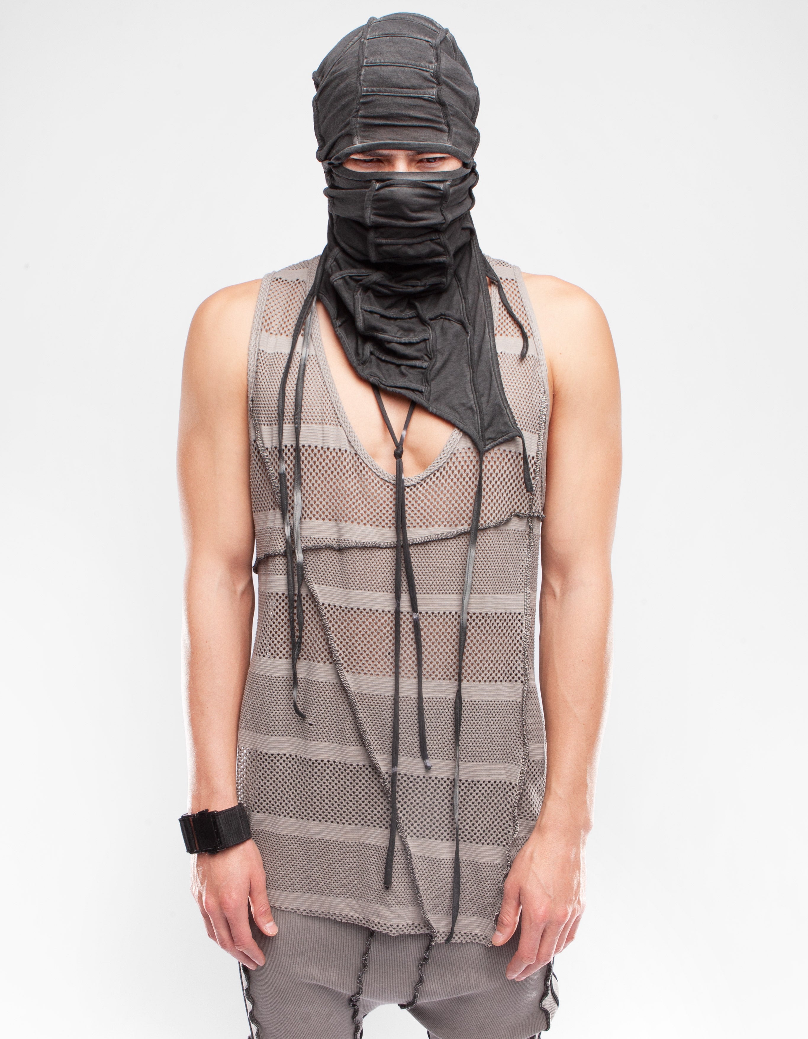 NECK STAND OUT
