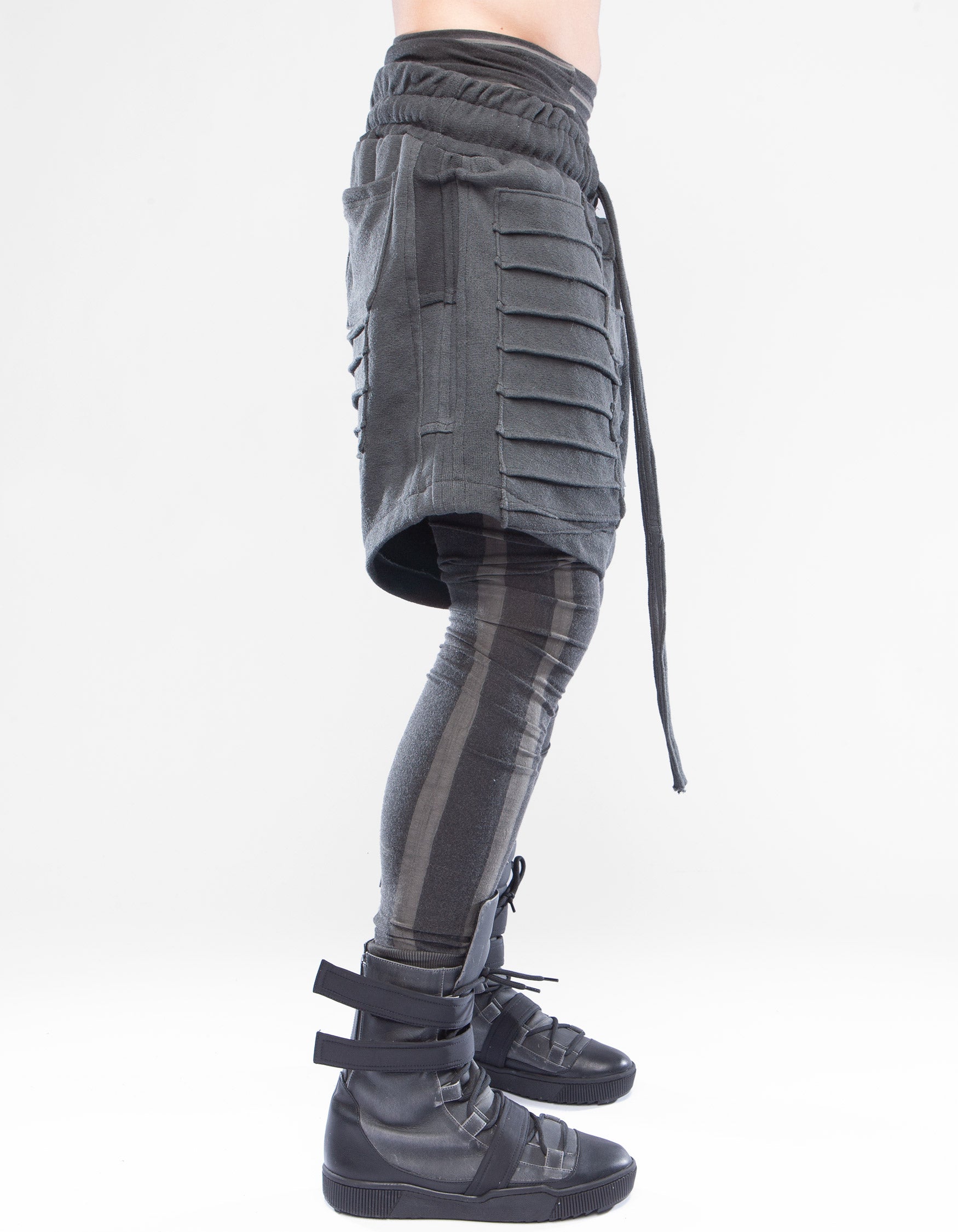 SHORTS GREY CRYSTALLIZE