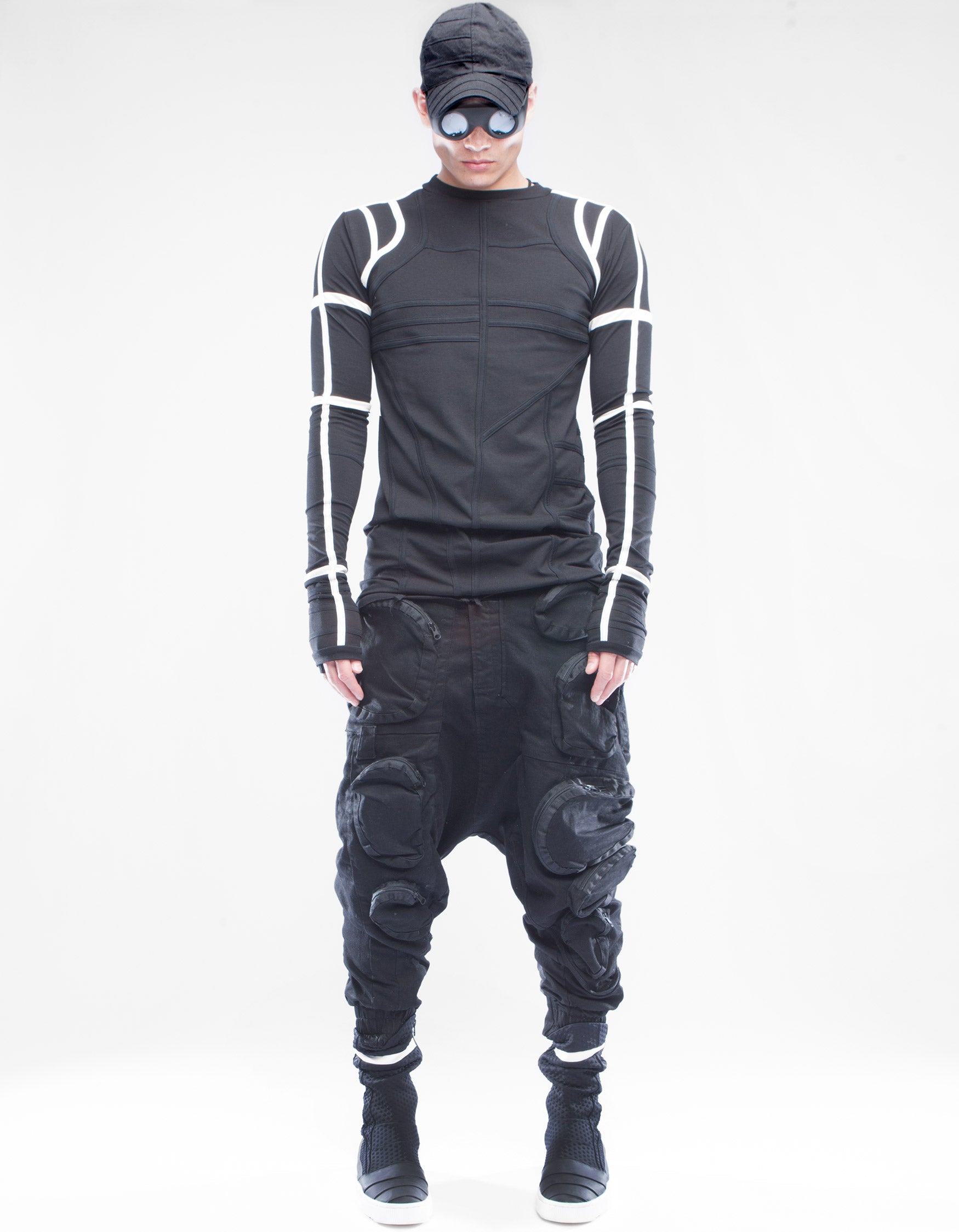 TOP AHARA BLACK