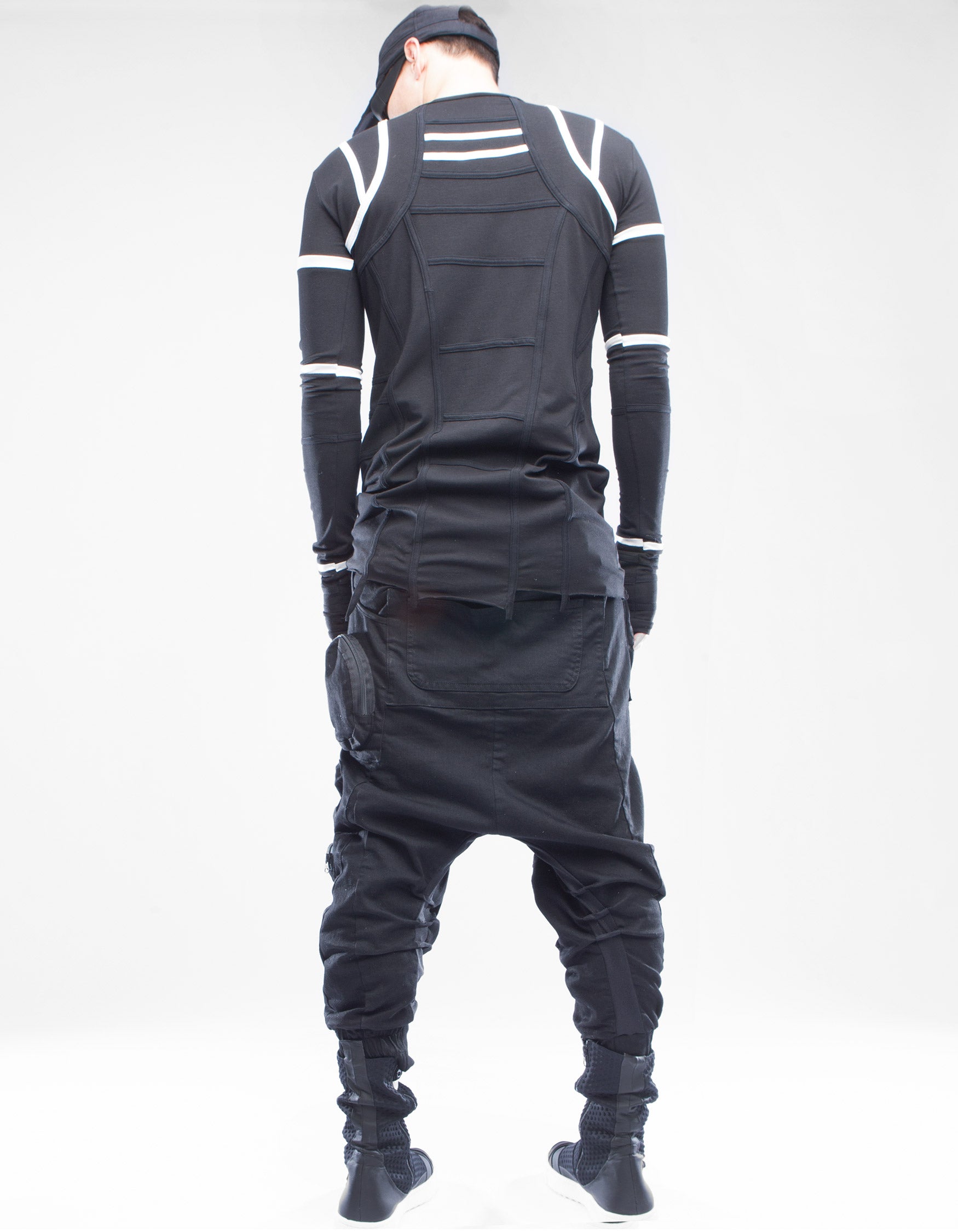 TOP AHARA BLACK