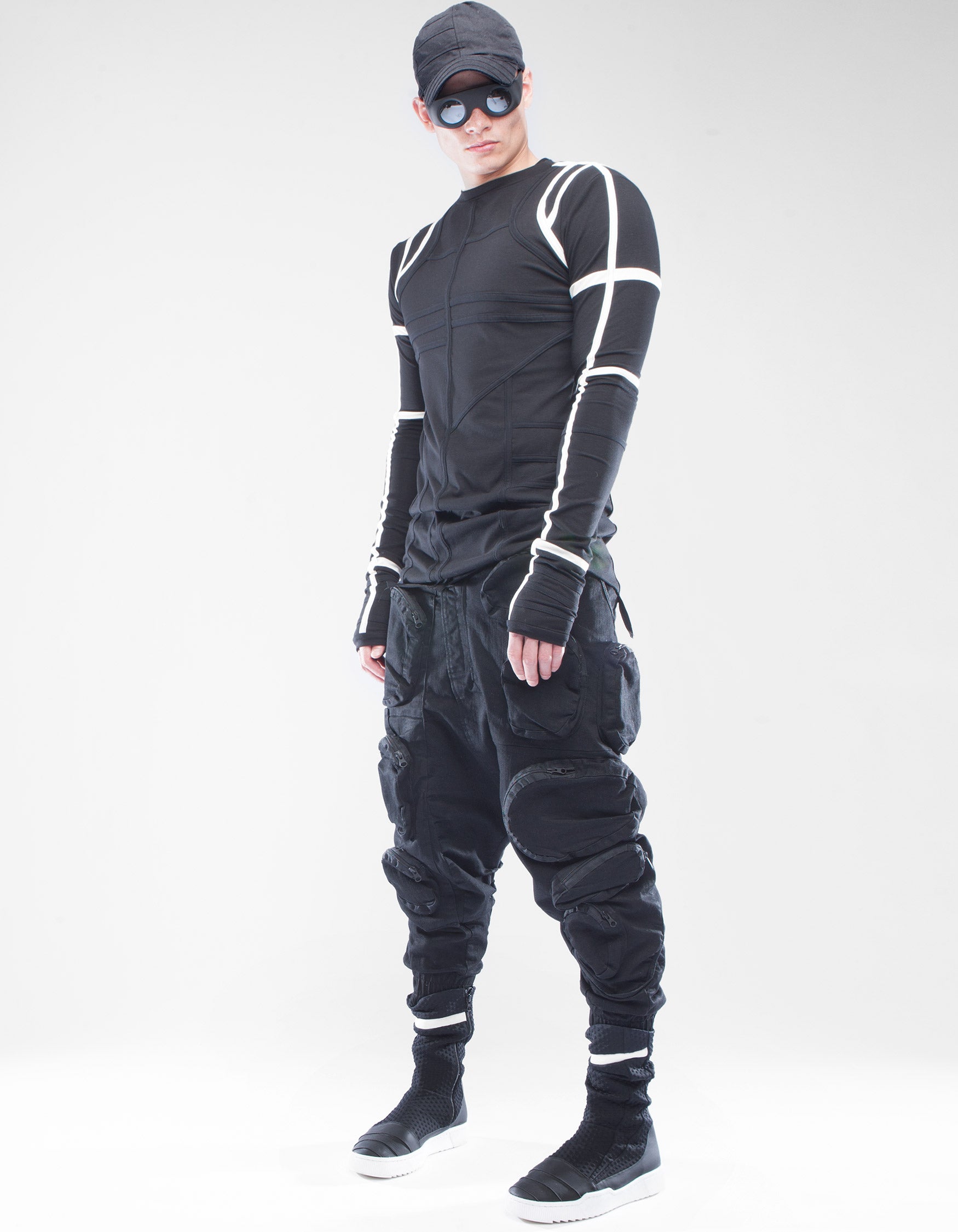 TOP AHARA BLACK
