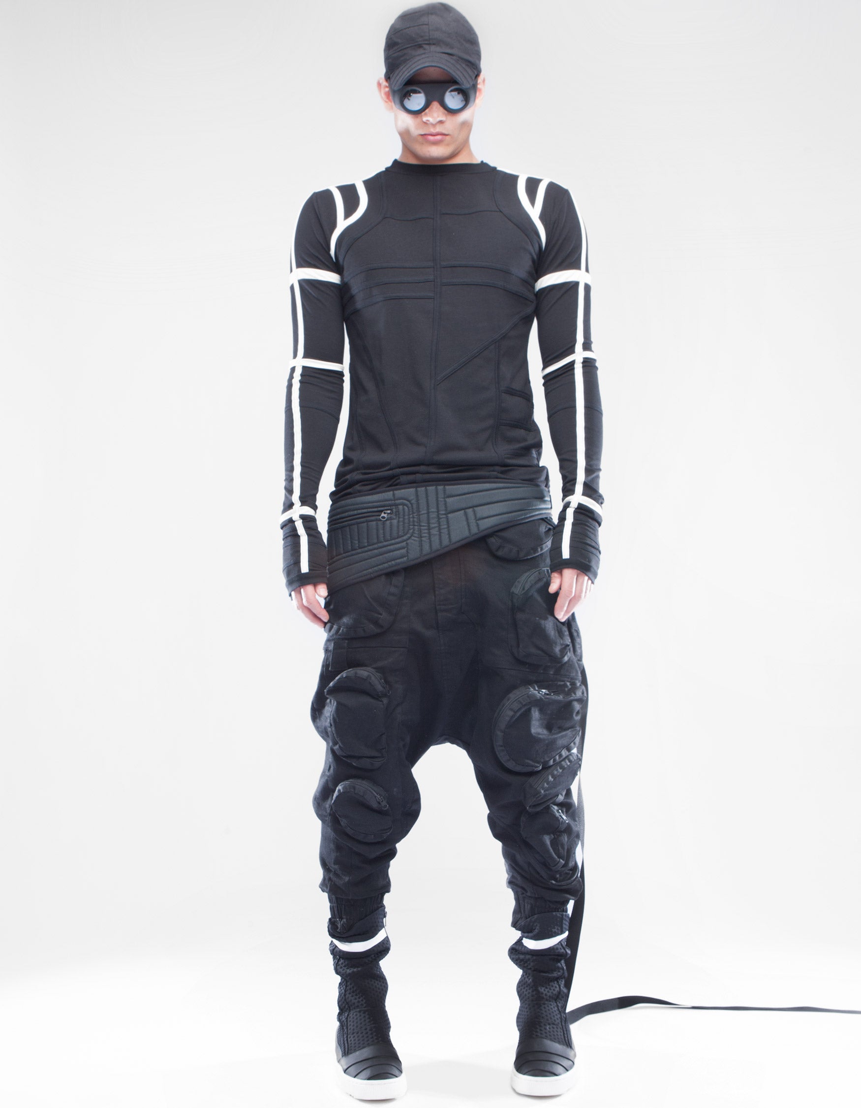 TOP AHARA BLACK