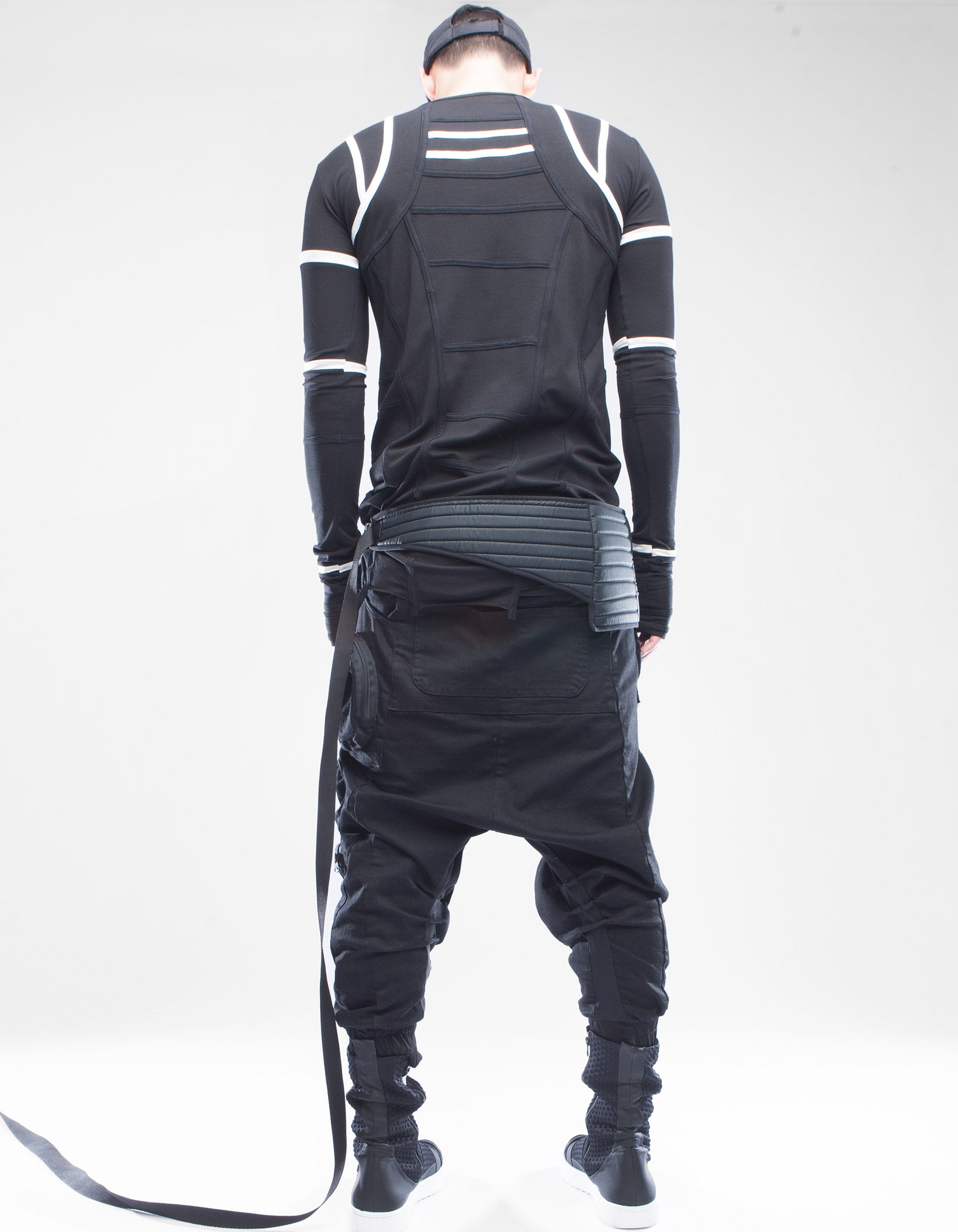 TOP AHARA BLACK