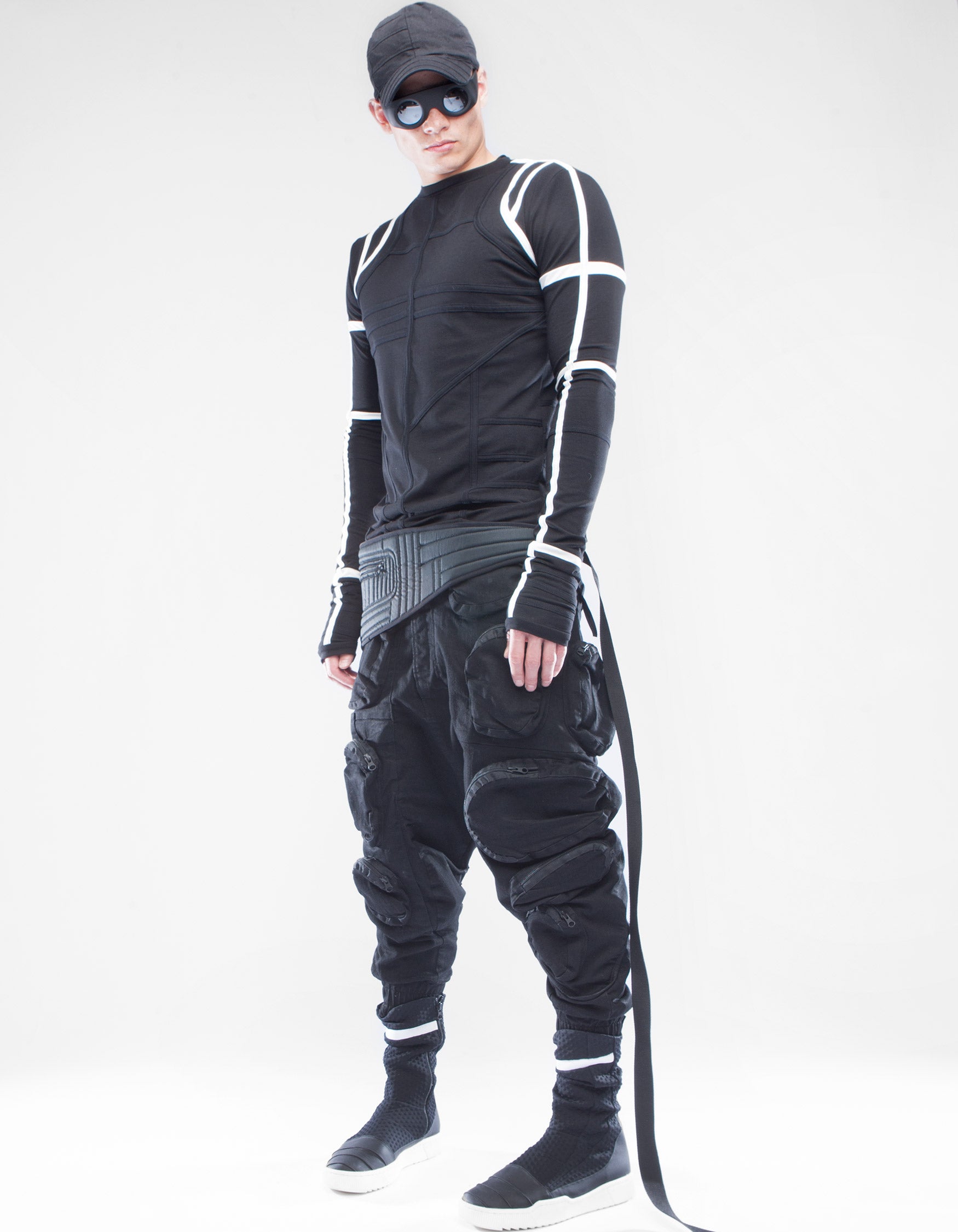 TOP AHARA BLACK