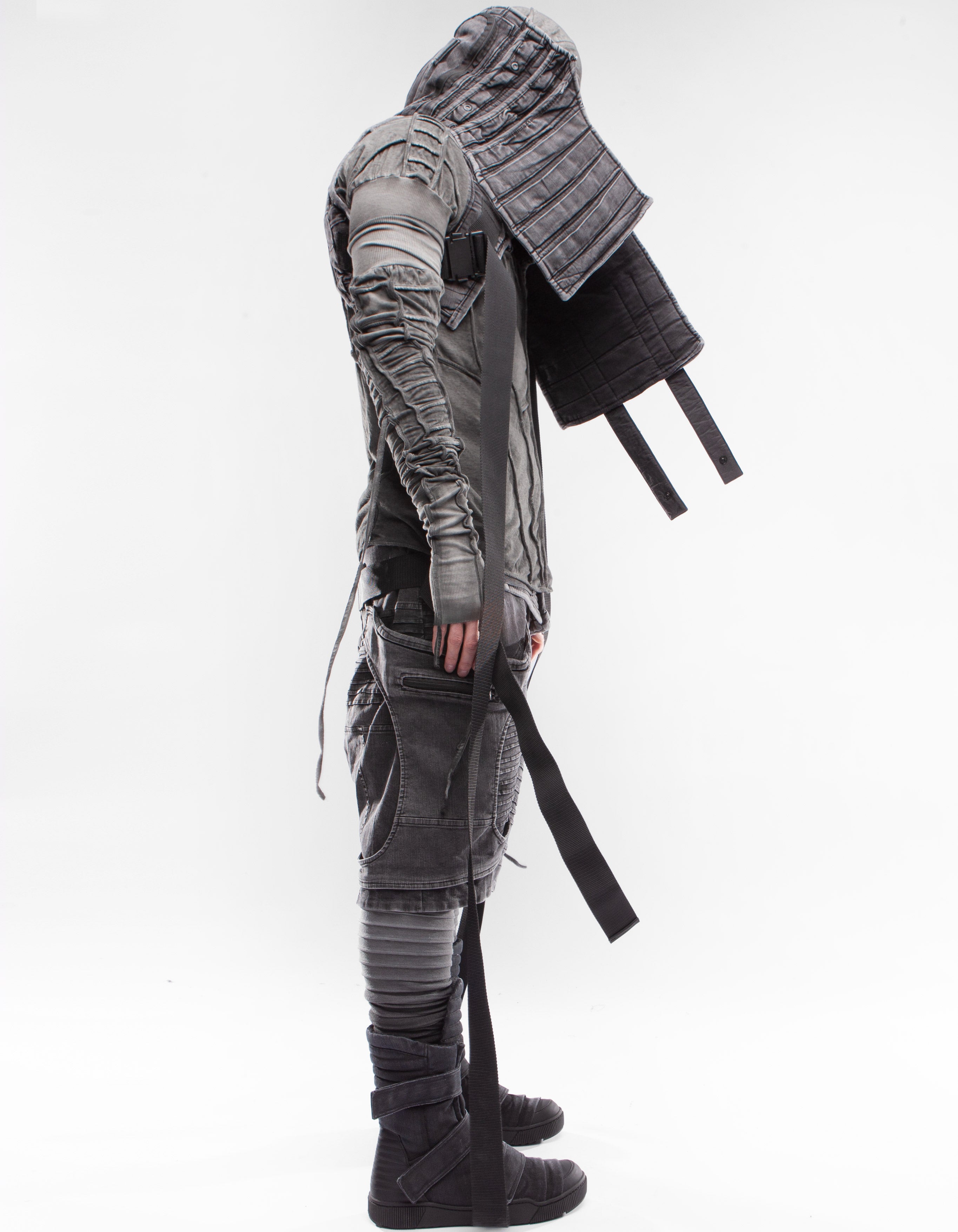 VEST NECK RIDE IN