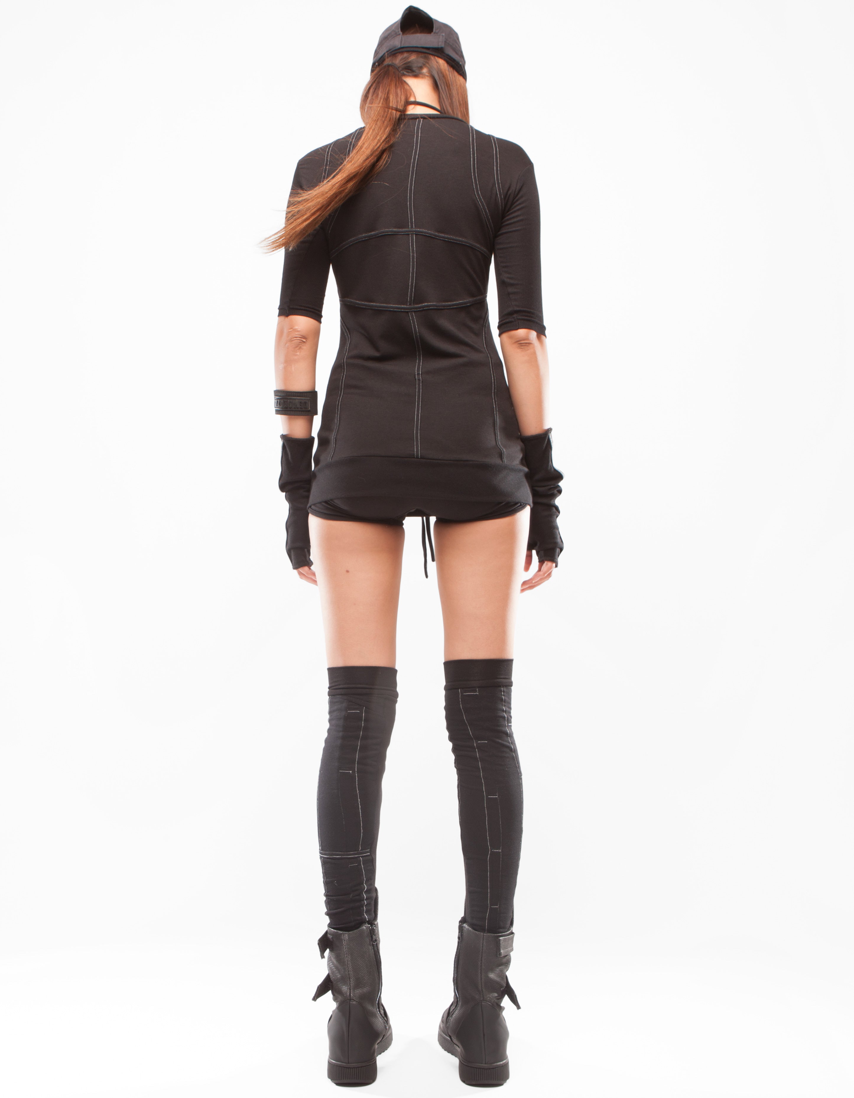 TOP V BLACK