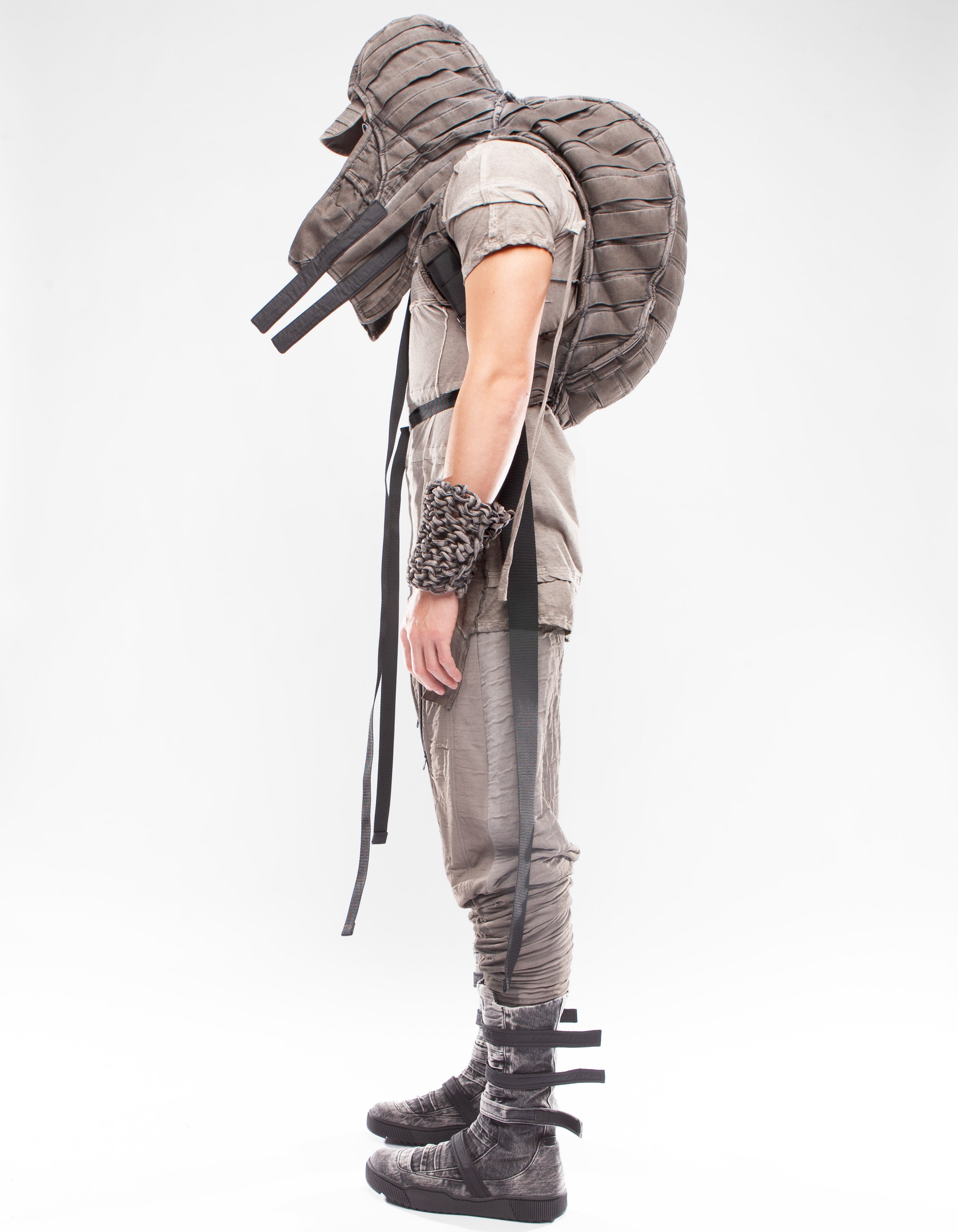 HOODY BACK PACK RIDE IN