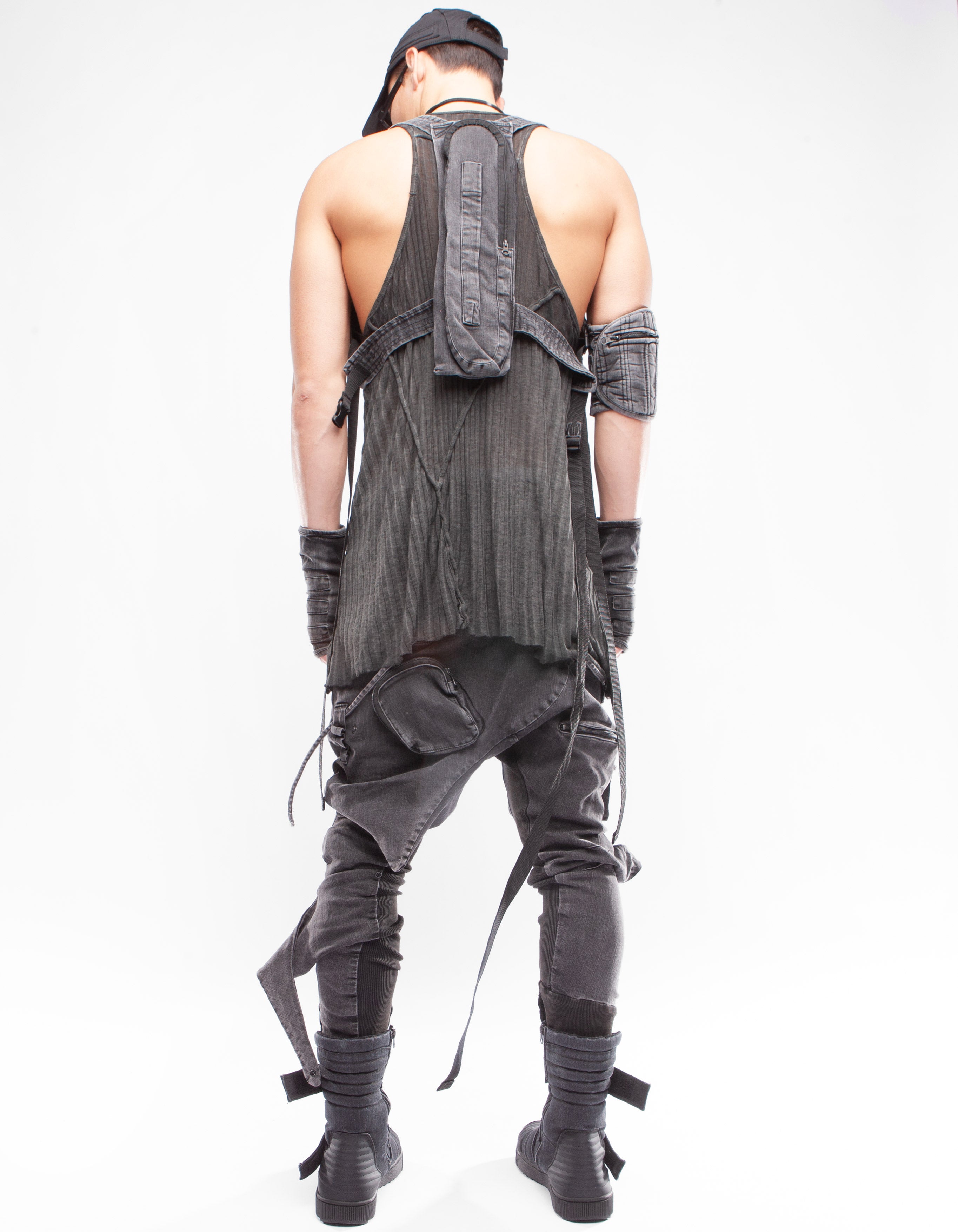 VEST MATTER M